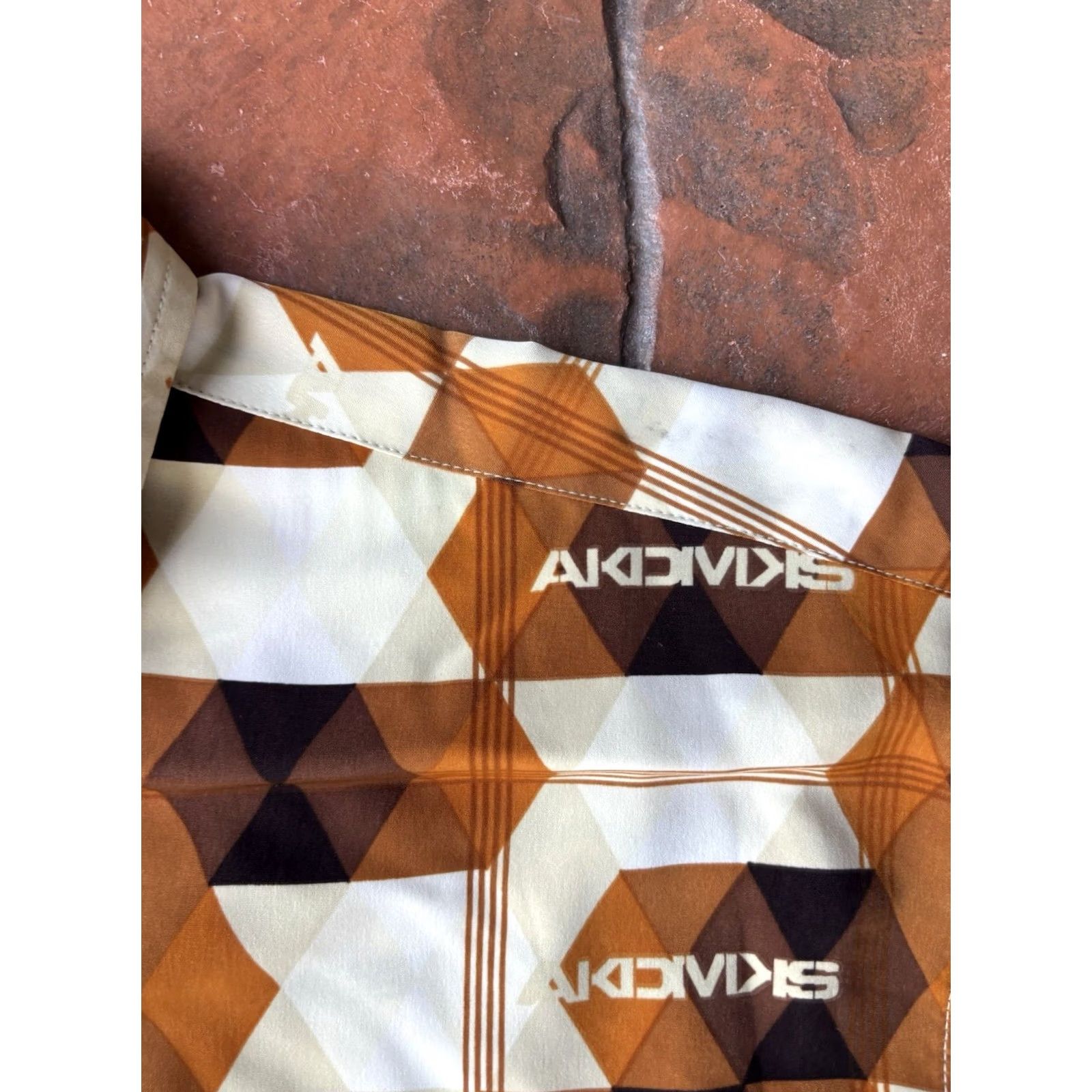 Akademiks VINTAGE Akademiks AOP Hawaiian Button Up Shirt Mens XL Hip Hop Shirt Size US XL / EU 56 / 4 - 4 Thumbnail