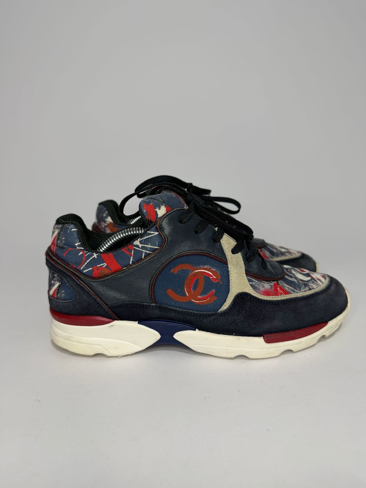 Chanel Chanel Multicolor Canvas Suede Heart Low Top Sneakers EU38 Size US 8 / IT 38 - 8 Thumbnail
