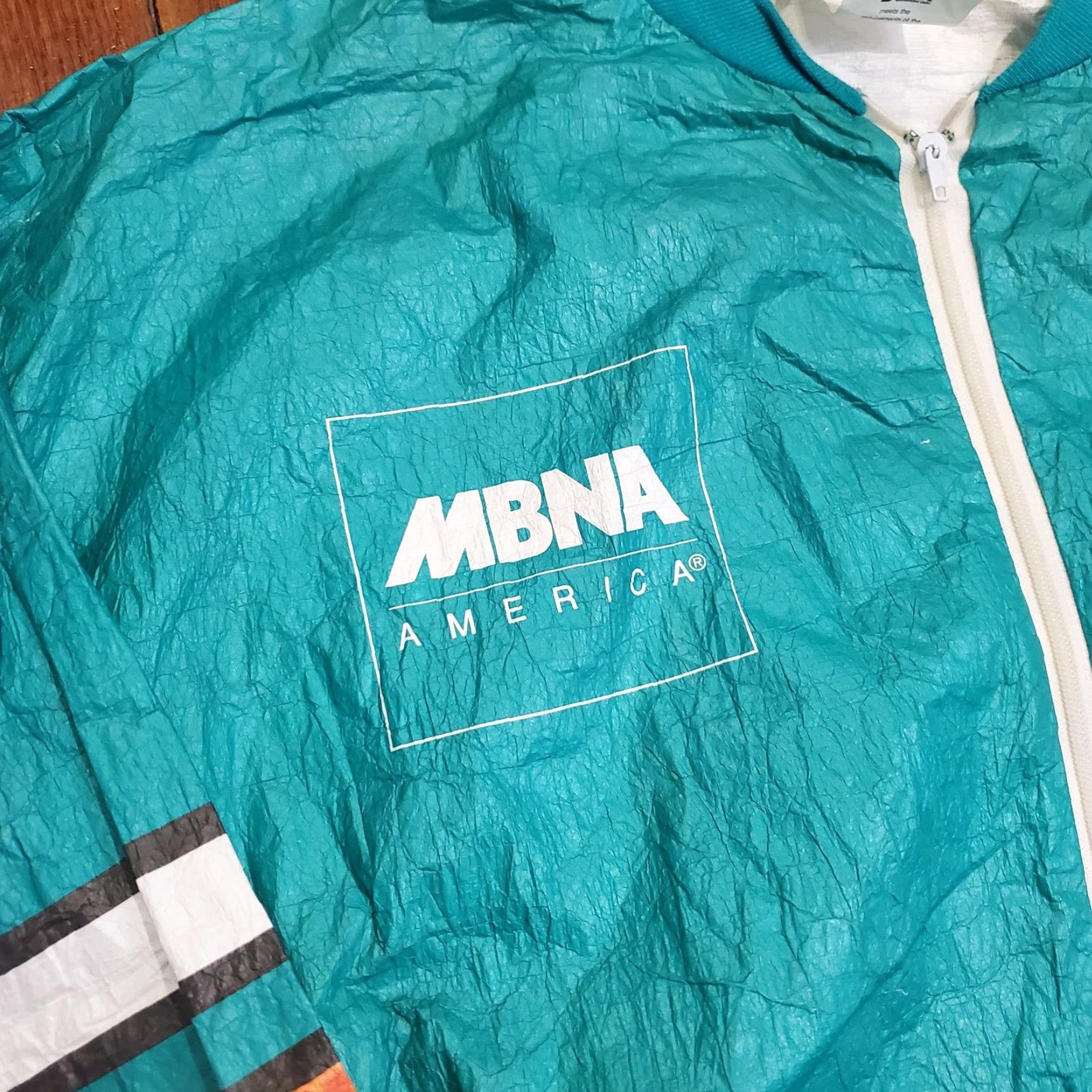 Vintage VINTAGE Tyvek Jacket Mens One Size Green MBNA Golf Promo Windbreaker USA 90s Size US M / EU 48-50 / 2 - 5 Thumbnail