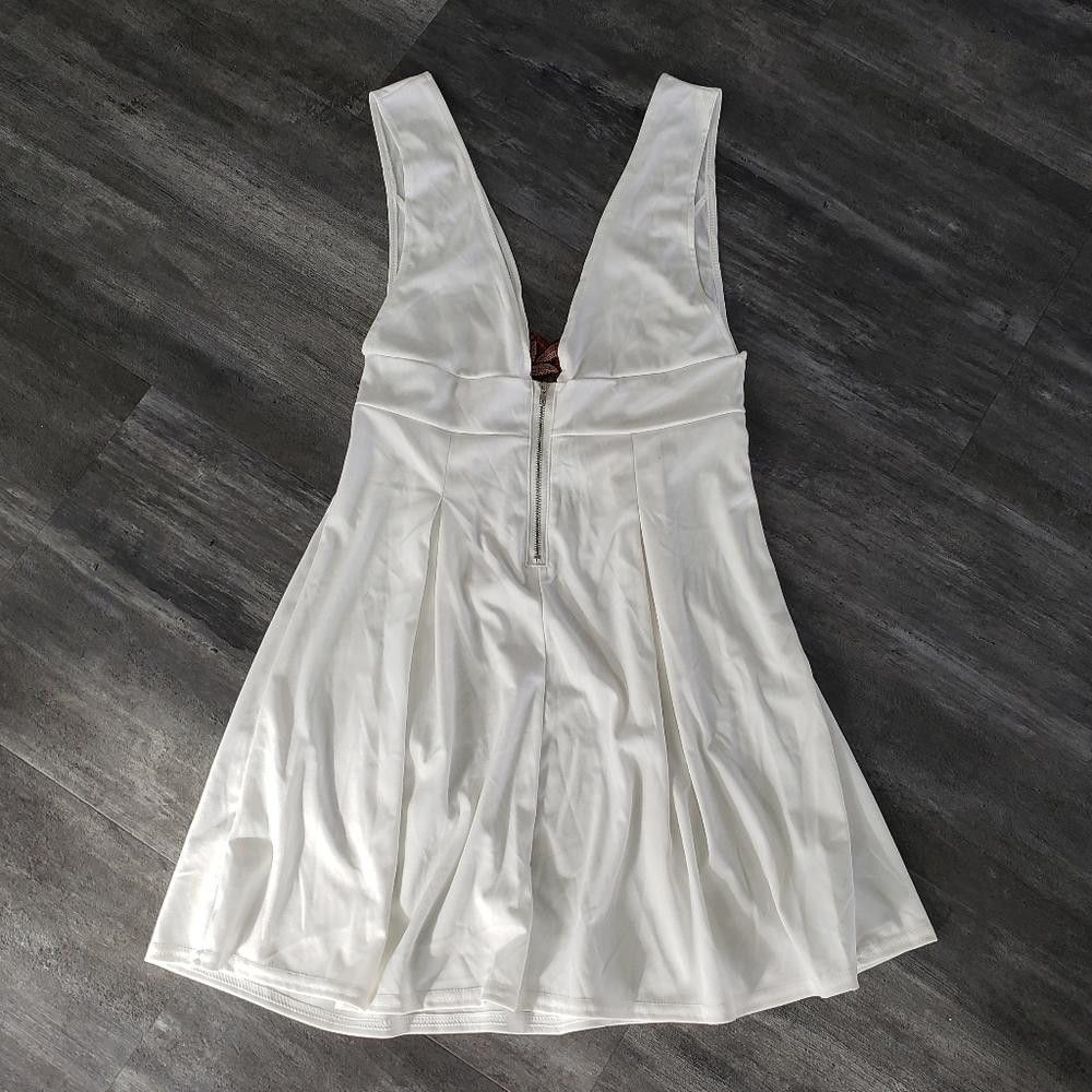 Designer White Rose Detailed V Cut Mini Size M / US 6-8 / IT 42-44 - 2 Thumbnail