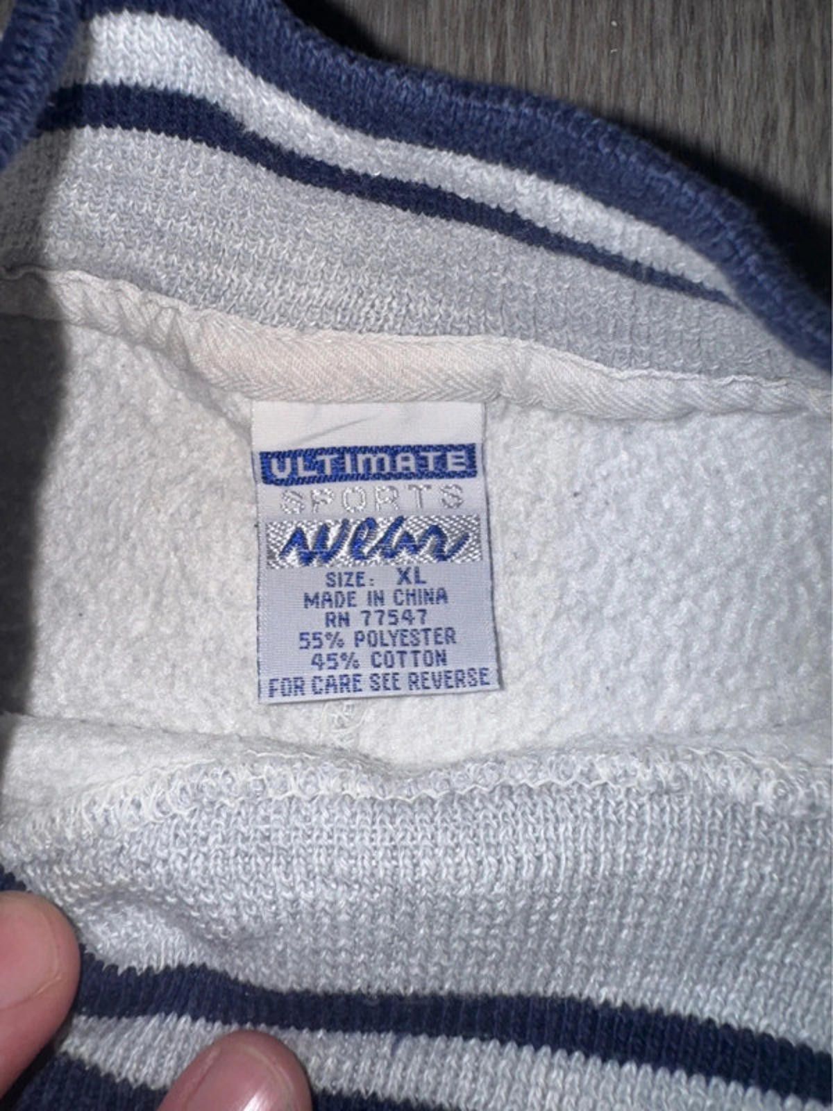 Vintage Vintage 90s Georgetown Hoyas Collegiate Sweatshirt Size XL Size US XL / EU 56 / 4 - 4 Thumbnail