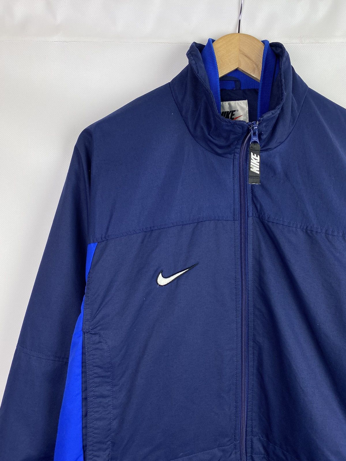Nike Nike vintage Y2K big swoosh windbreaker jacket size M Size US M / EU 48-50 / 2 - 5 Thumbnail