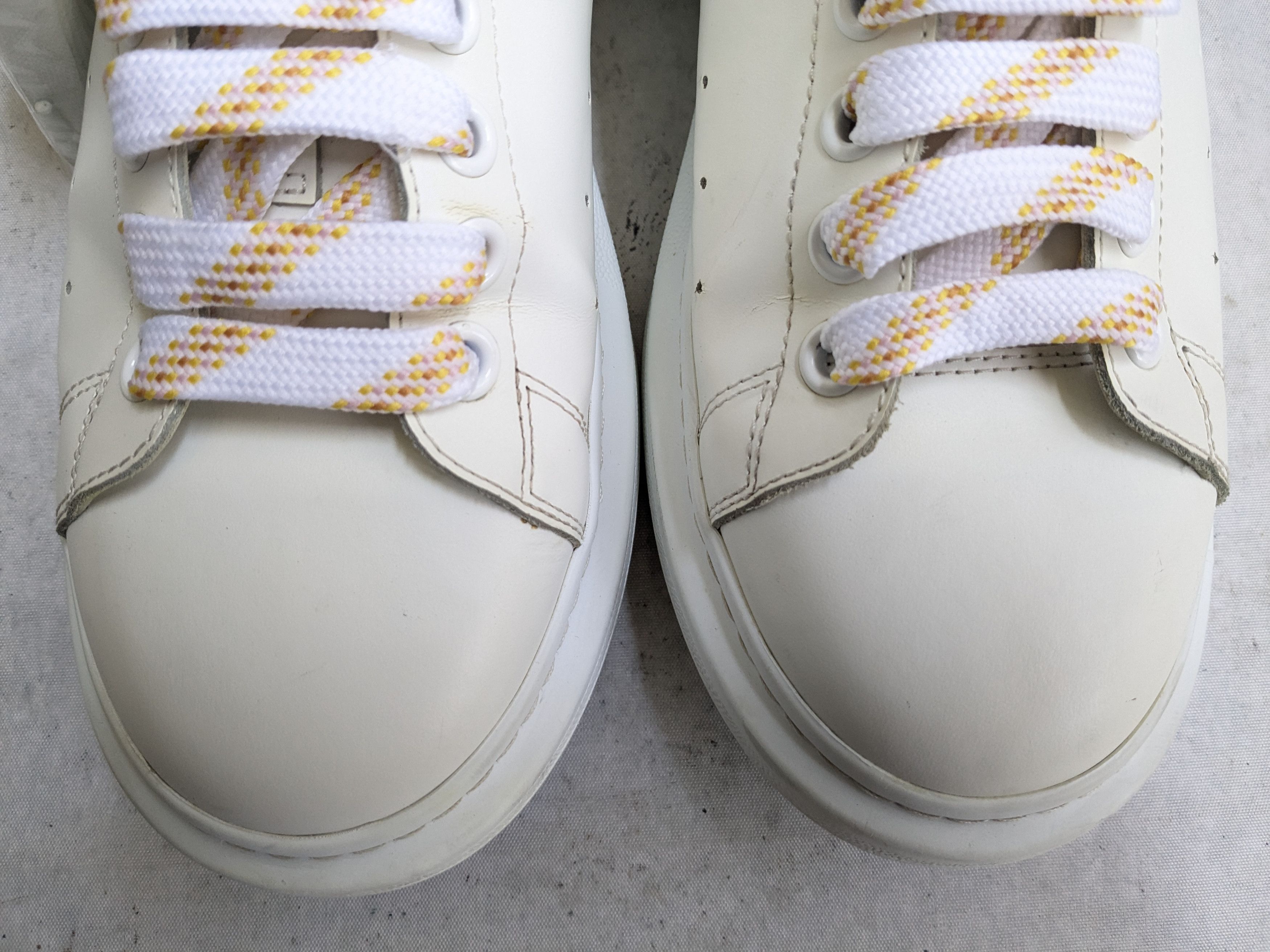 Alexander McQueen Alexander McQueen Larry Oversized Sneakers 9 42 White Yellow Size US 9 / EU 42 - 4 Thumbnail