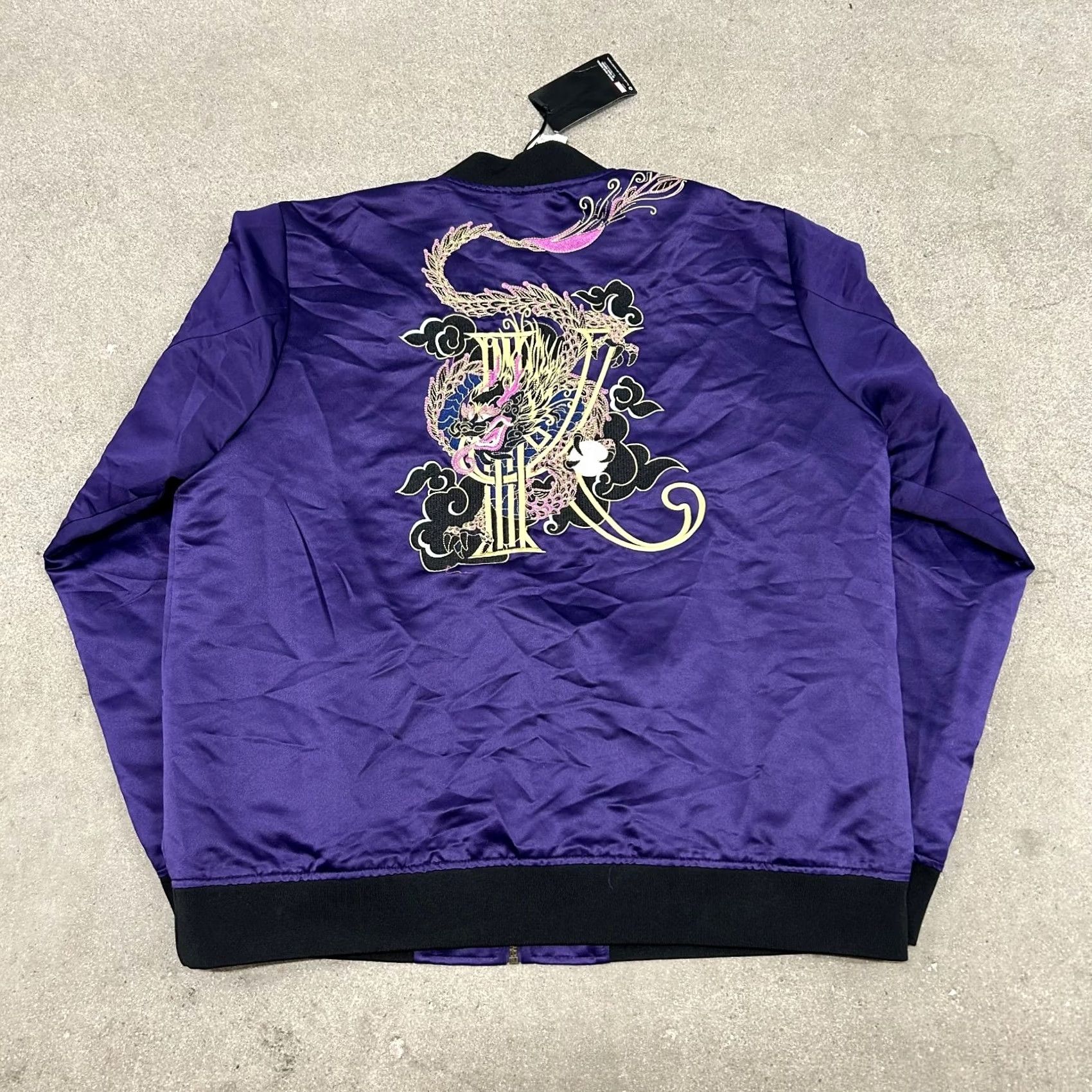 Hot Topic VINTAGE?NO - (original does not indicate vintage) Size US XL / EU 56 / 4 - 6 Thumbnail