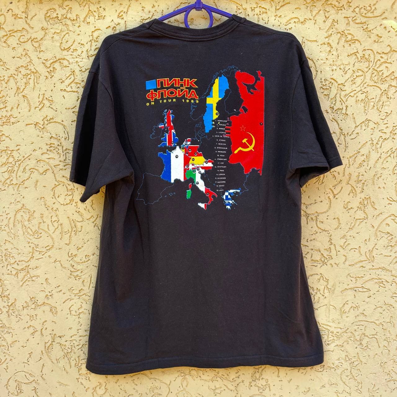 Band Tees Vintage RARE PINK FLOYD ROCK BAND TOUR 80S TSHIRT Size US XL / EU 56 / 4 - 2 Thumbnail