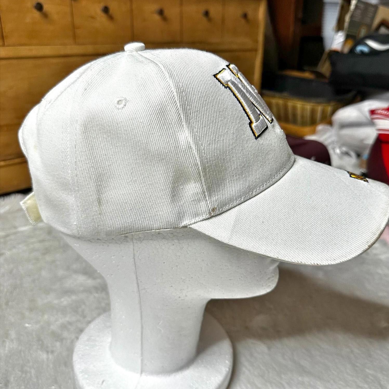 Designer New York Embroidered Cap White Unisex Adjustable Strap OS Size ONE SIZE - 5 Thumbnail