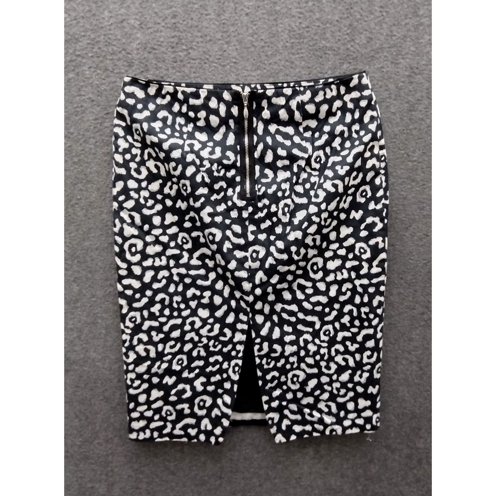 White House Black Market VINTAGE White House Black Market Pencil Skirt Women Knee Length Black White Leopard Size 4 XS-XS? Size 27" / US 4 / IT 40 - 2 Thumbnail
