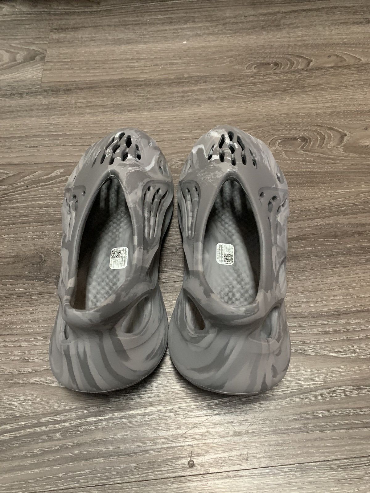 Adidas × Kanye West × Yeezy Yeezy Foam Runner MX Granite Size US 10 / EU 43 - 5 Thumbnail