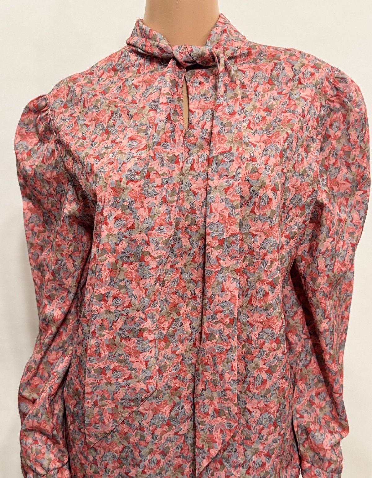 Vintage Women’s Vintage Pussycat Bow Floral Print Blouse Size XXL / US 16-18 / IT 52-54 - 2 Thumbnail