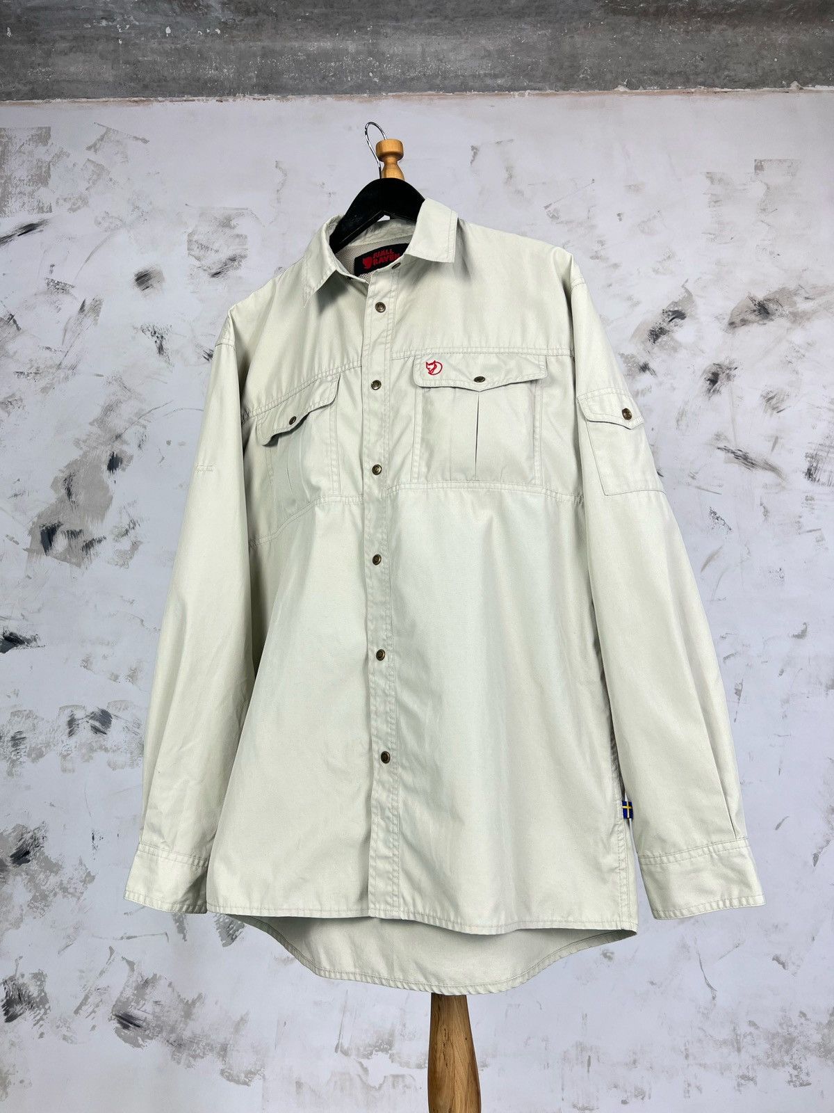 Fjallraven Vintage Fjallraven Button Shirt Size M - L Size US M / EU 48-50 / 2 - 1 Thumbnail