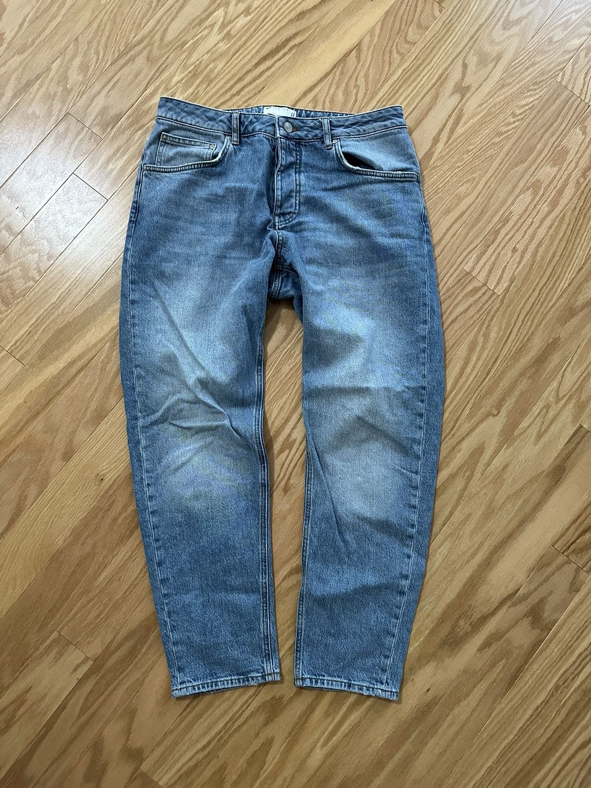 Asos ASOS design stretch tapered jeans in vintage light wash blue Size US 34 / EU 50 - 1 Thumbnail