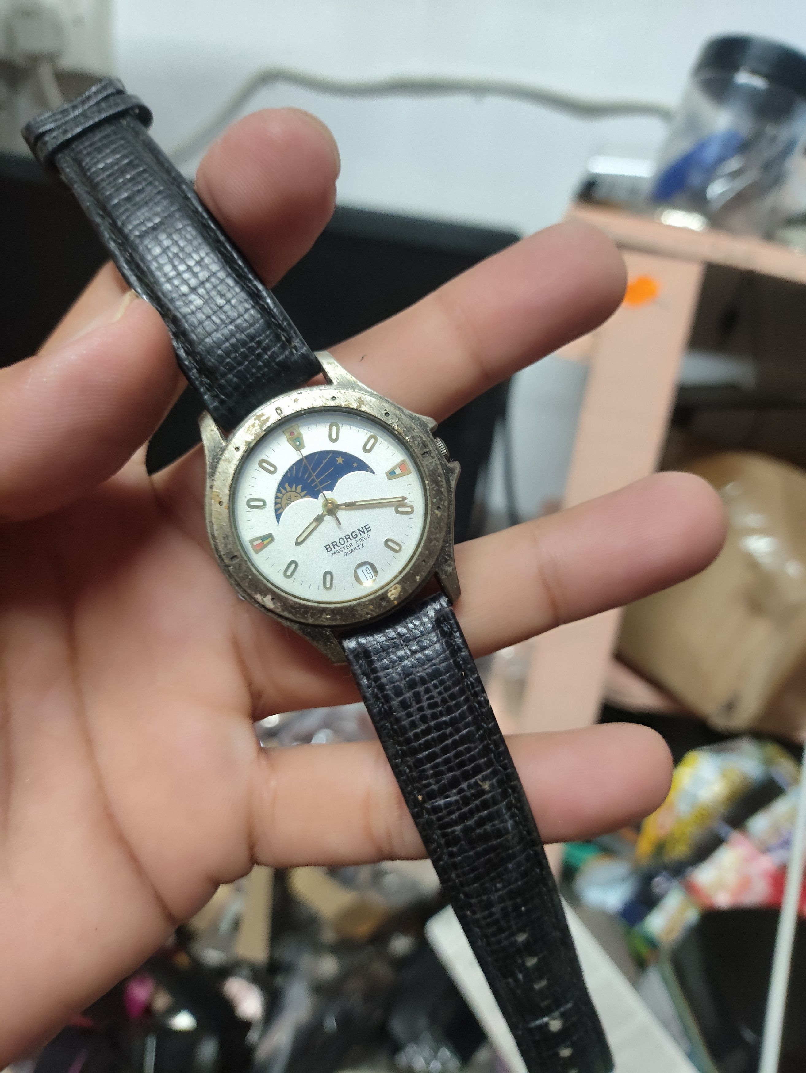 Vintage Vintage Collection MOON PHASE Watch (Need Service) Size ONE SIZE - 5 Thumbnail