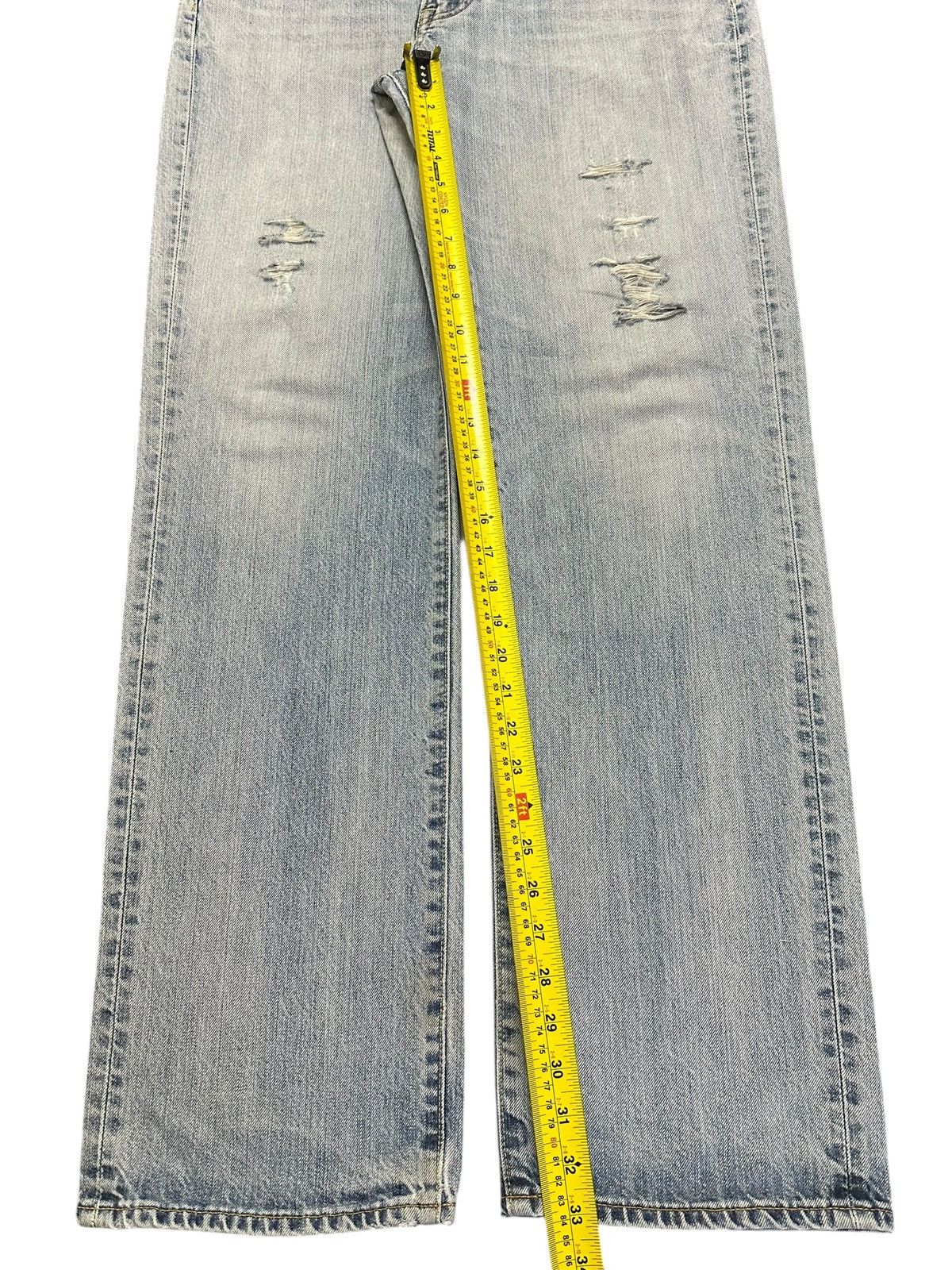 Uniqlo Vintage Japanese Uniqlo Light Blue Wash Faded Distress Baggy Size US 35 - 13 Thumbnail
