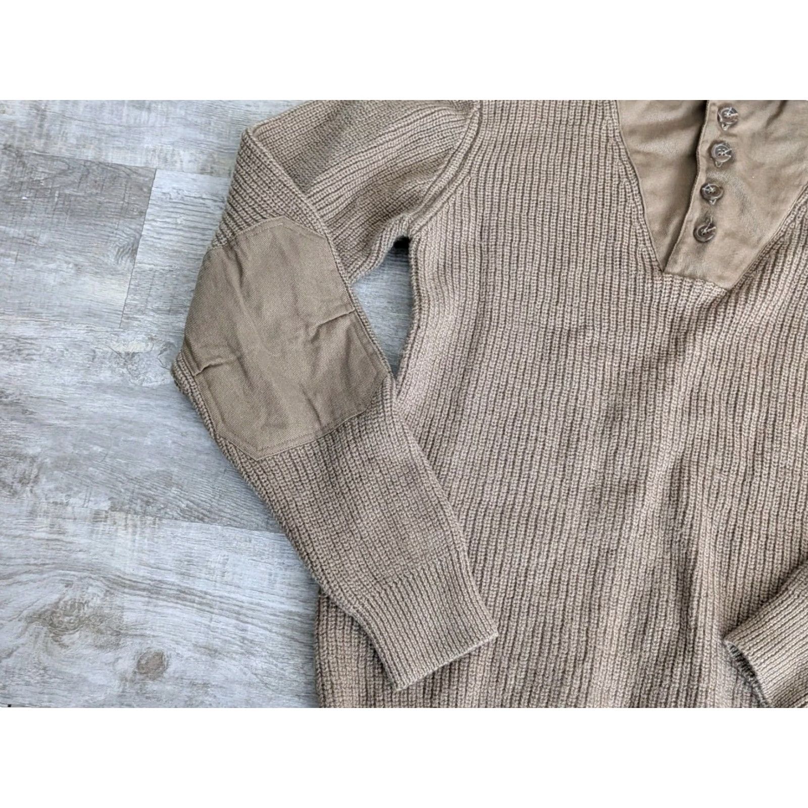 Vintage VINTAGE National Geographic Sweater Men Pullover Knit Wool Army Green Elbow Patch 1/4 Button Cowl Neck M Size US M / EU 48-50 / 2 - 4 Thumbnail