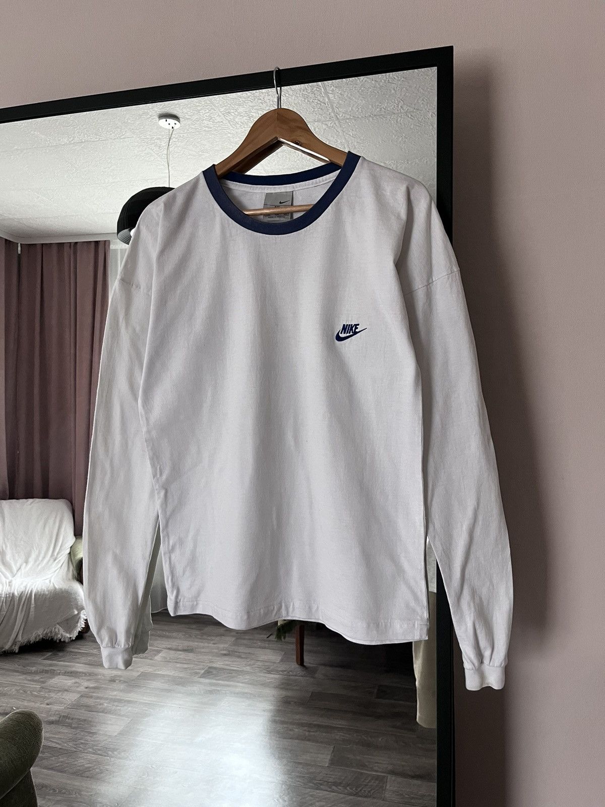 Nike VINTAGE Y2K NIKE MINI SWOOSH LONG SLEEVE TEE Size US XL / EU 56 / 4 - 1 Thumbnail