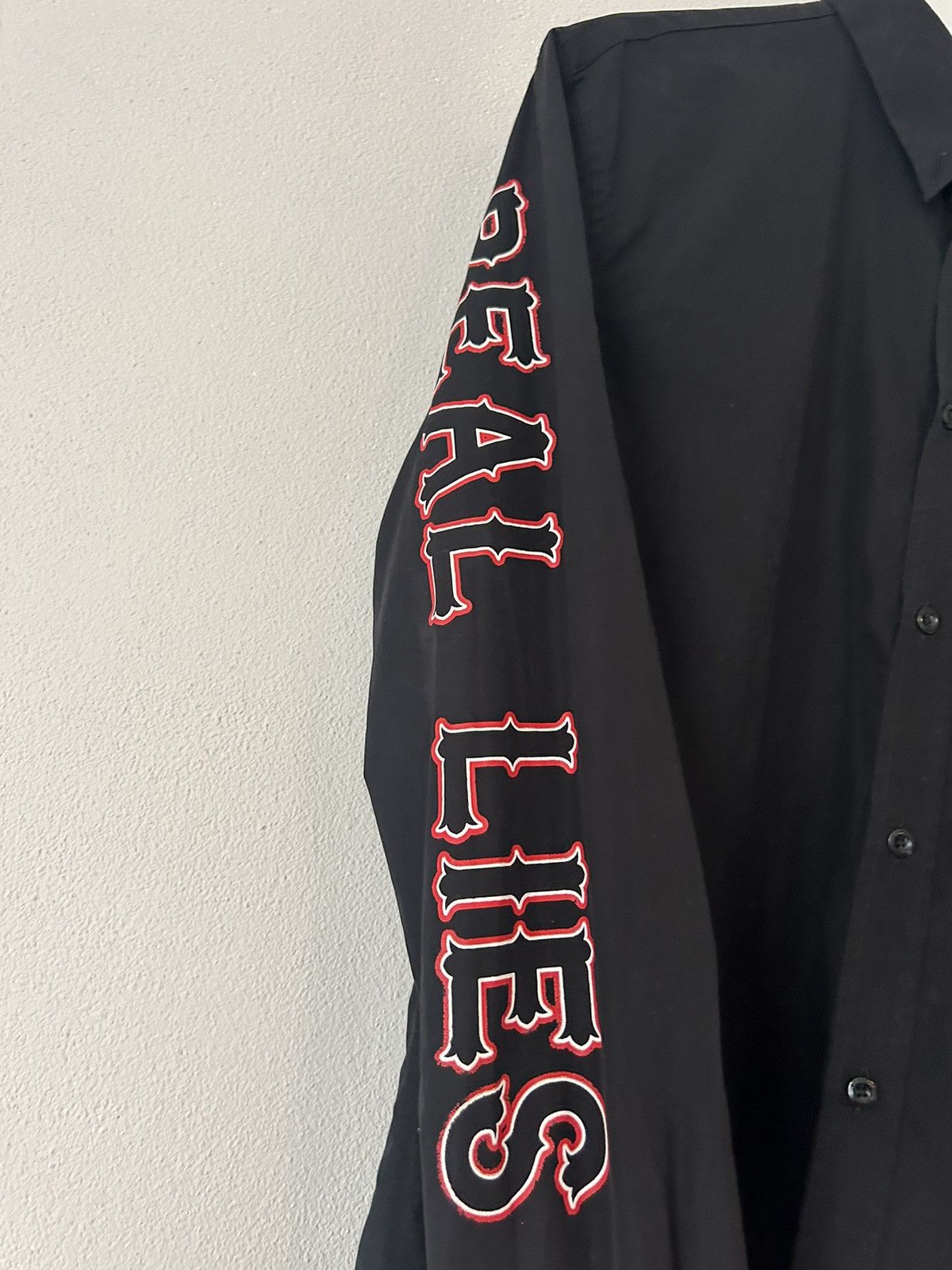 Givenchy ‘Real Eyes Realize Real Lies’ Black Button-Up Shirt Size US M / EU 48-50 / 2 - 2 Thumbnail