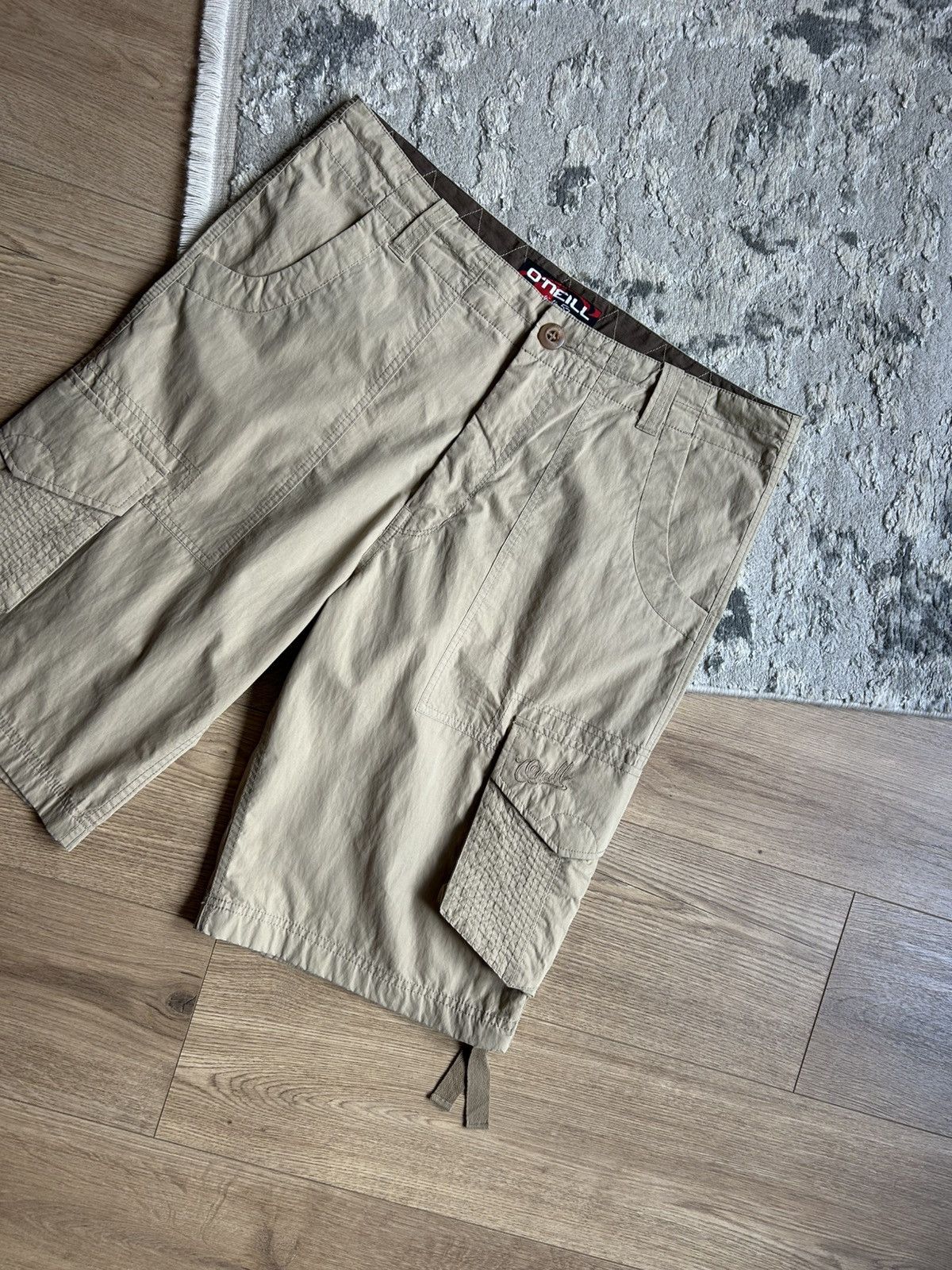 O'Neill O'neill Vintage 2000's big skull print Y2K man's shorts Size US 34 / EU 50 - 4 Thumbnail