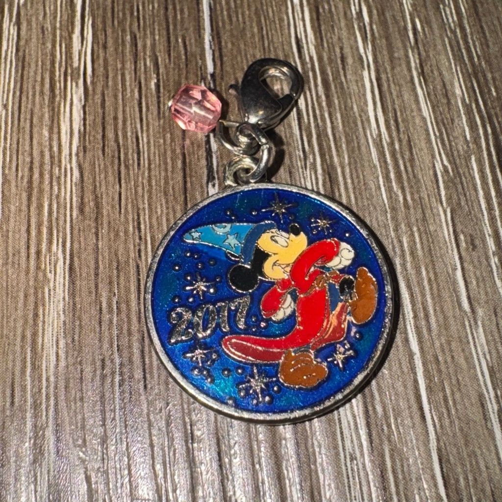 Disney Disney Blue Red Mickey Mouse 2017 keychain One Size Size ONE SIZE - 2 Thumbnail