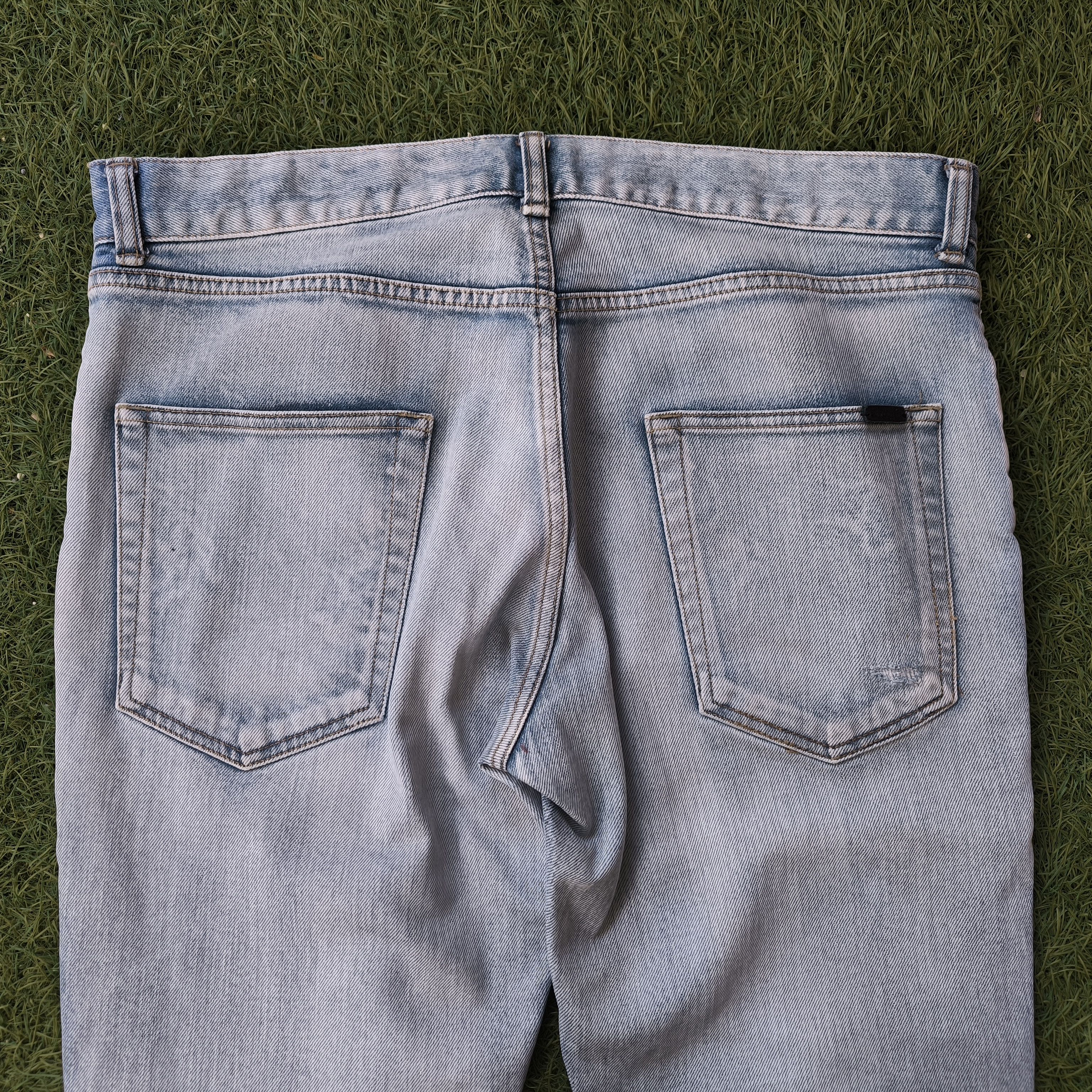Saint Laurent Paris Saint Laurent Light Wash Distressed Jeans Made in Japan Size US 32 / EU 48 - 12 Thumbnail