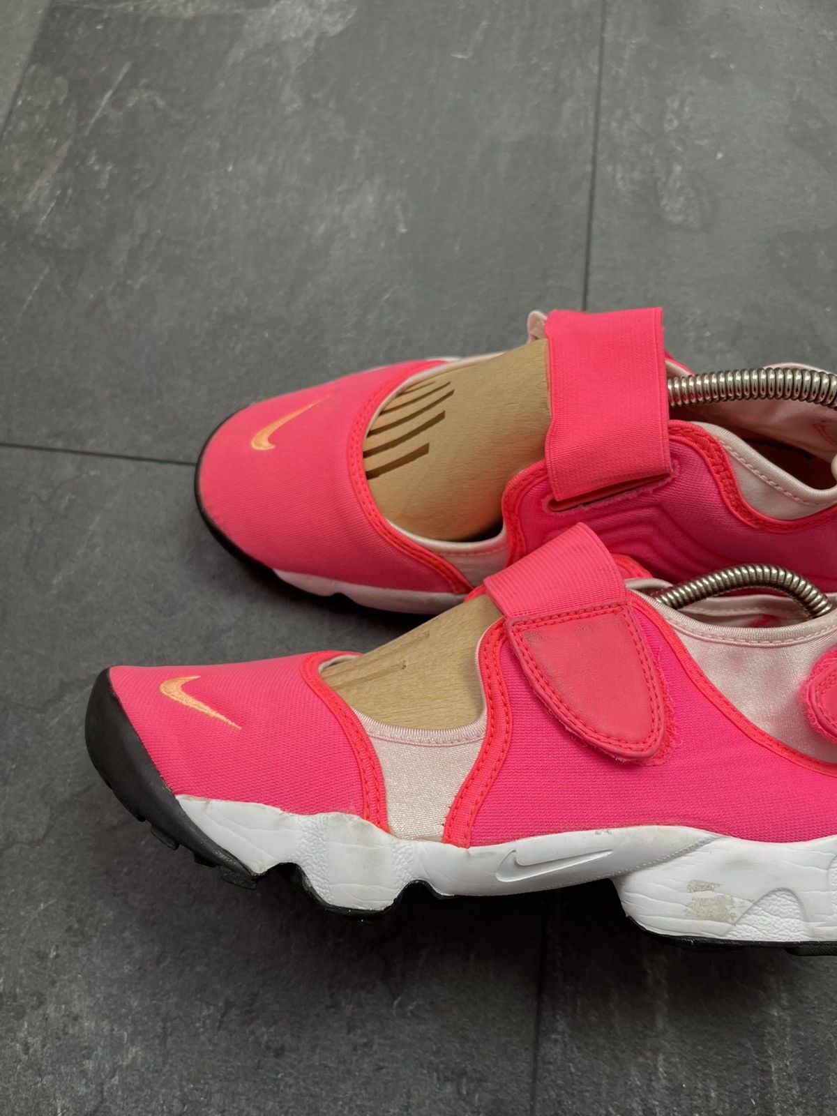 Nike × Streetwear × Vintage Vintage Nike rift tabi swoosh shoes Size US 6 / IT 36 - 7 Thumbnail