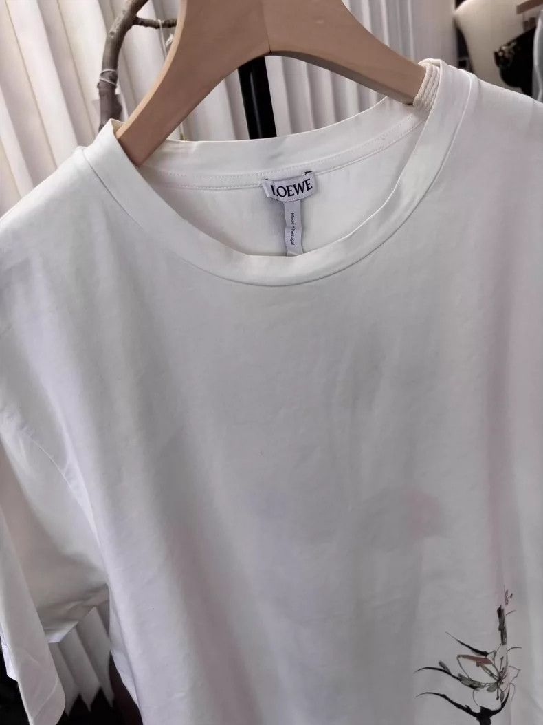 Loewe LOEWE White ladies T-shirt Size L / US 10 / IT 46 - 2 Thumbnail