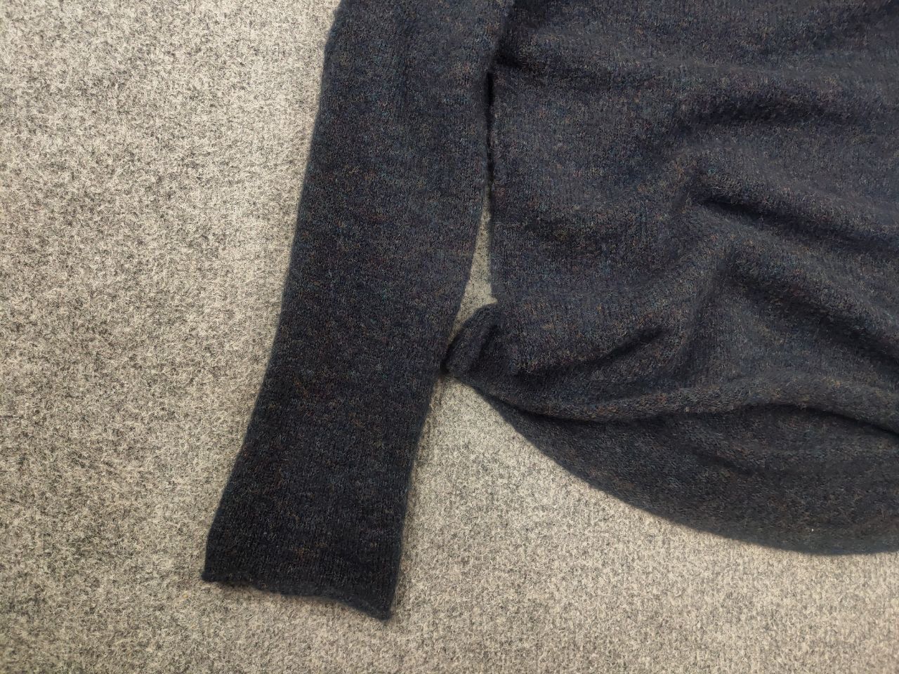 Transit Transit Design textured yarn sweater round neck Wool sweater Size US L / EU 52-54 / 3 - 5 Thumbnail