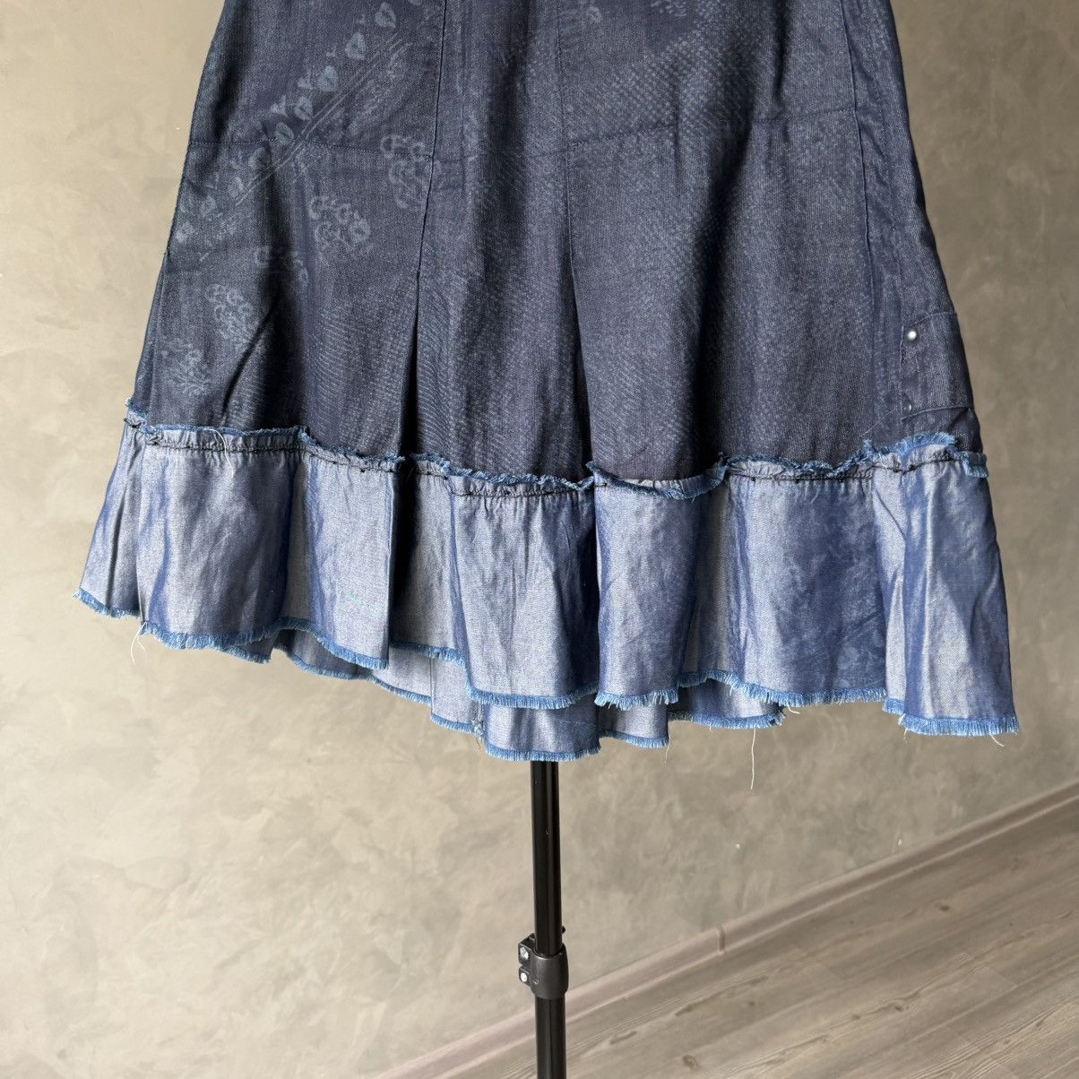 Marithe + Francois Girbaud Y2K Marithe Francois Girbaud Pleated Denim Skirt Size 25" / US 0 / IT 36 - 6 Thumbnail