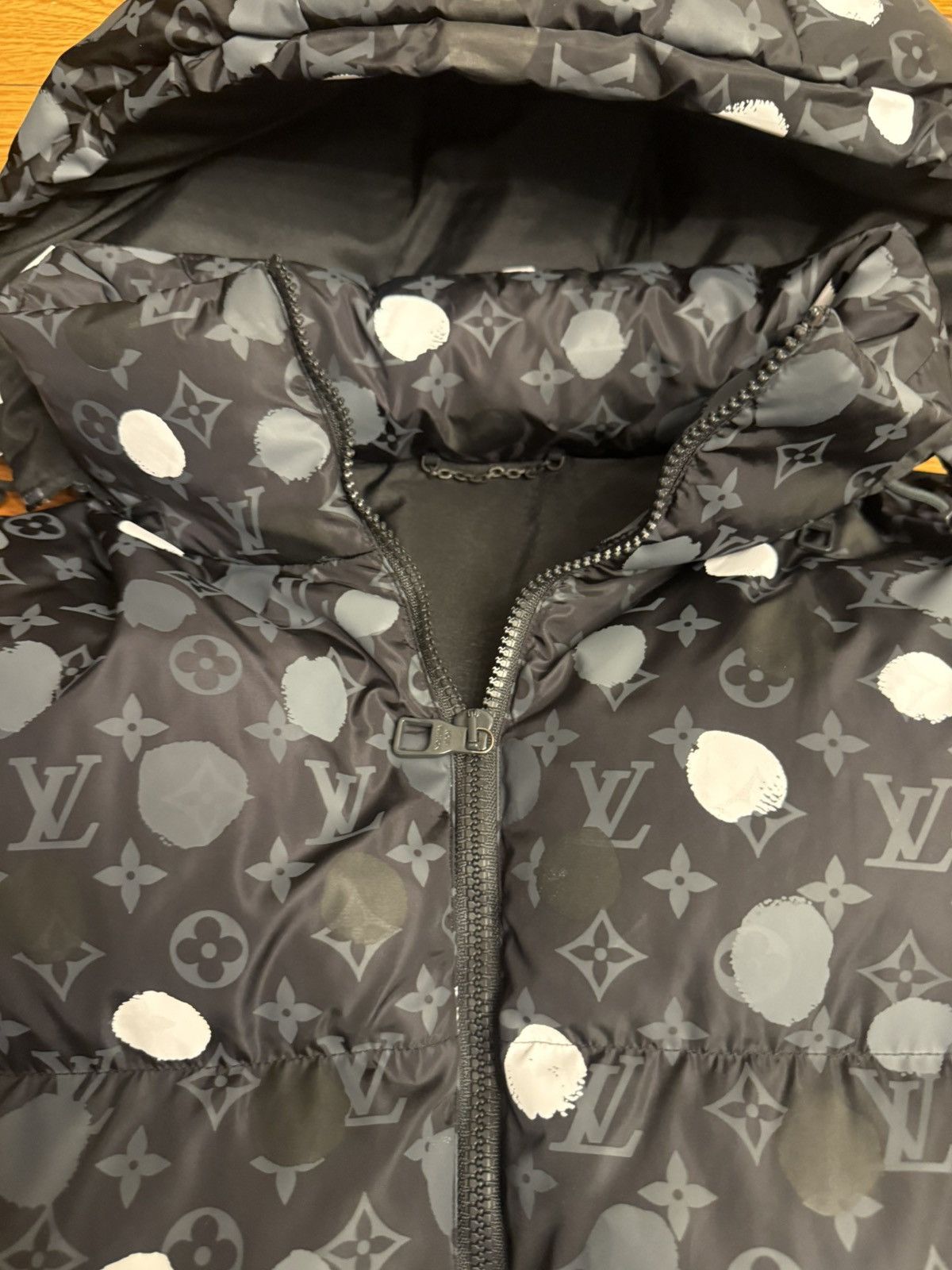 Louis Vuitton × Yayoi Kusama Louis Vuitton X Yayoi Kusama Puffer Jacket Size 52 / Large Size US L / EU 52-54 / 3 - 6 Thumbnail