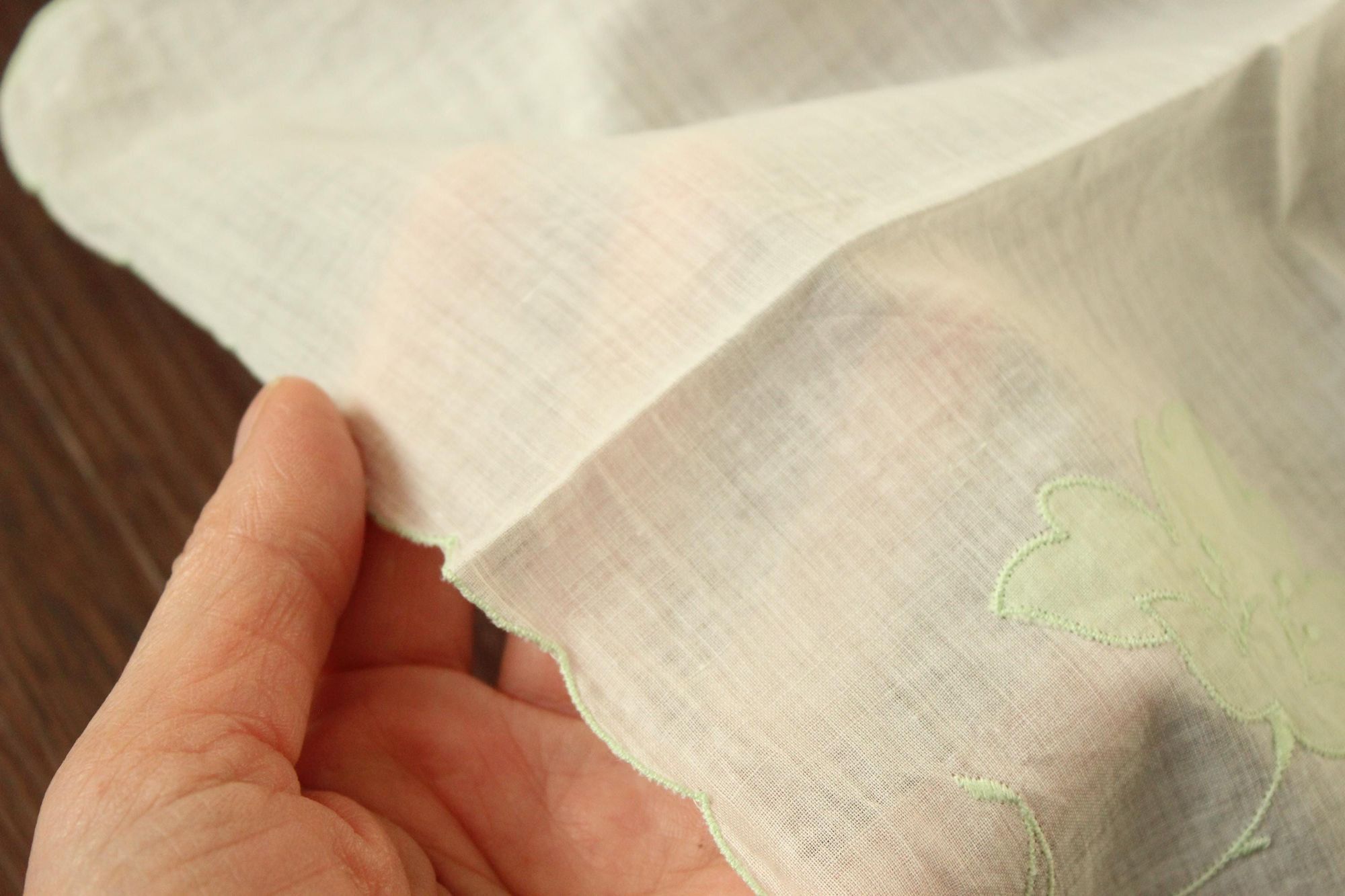Vintage Vintage Handkerchief, Green Flower Applique and Embroidery o Size ONE SIZE - 6 Thumbnail
