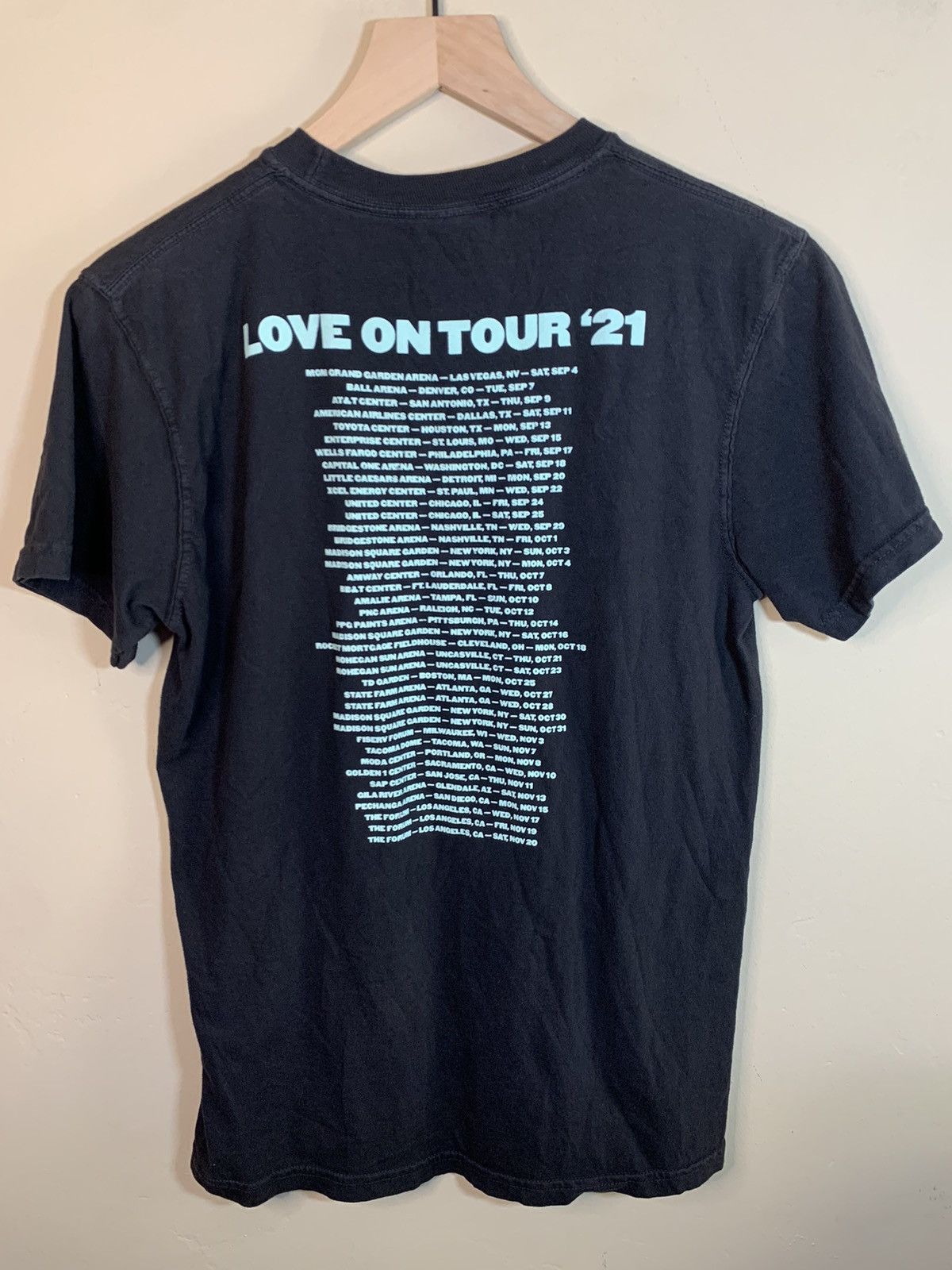 Band Tees *RARE* 2021 Harry Styles Love On Tour T-Shirt - Small Size US S / EU 44-46 / 1 - 2 Thumbnail