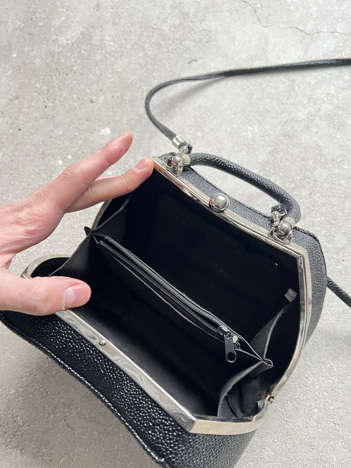 Versace × Vintage Rare Vintage Antique G.Versace hand bag 70s Italy Size ONE SIZE - 9 Thumbnail