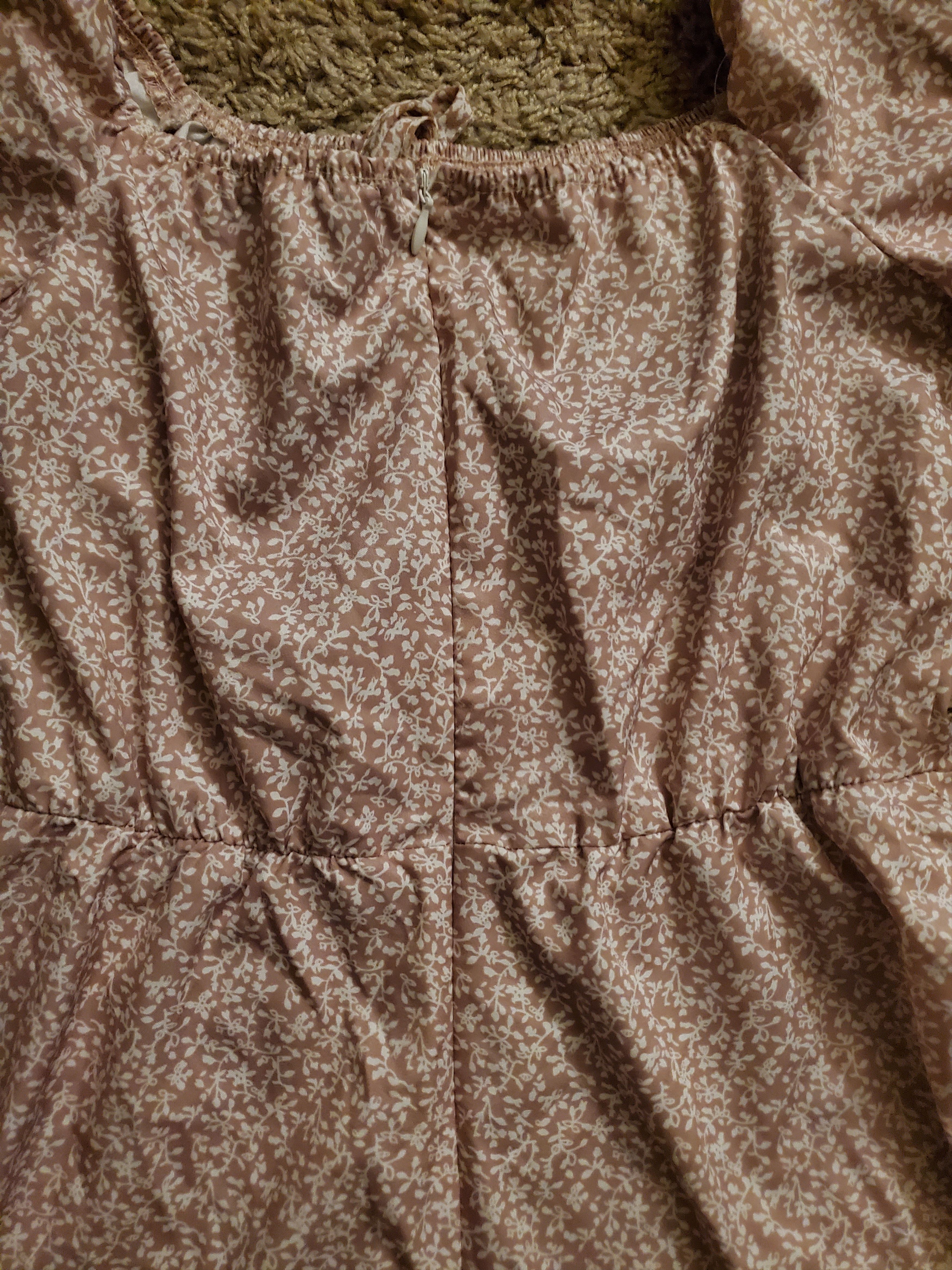 Other Simplee lightweight tan mini dress w/ white floral design Size S / US 4 / IT 40 - 2 Thumbnail