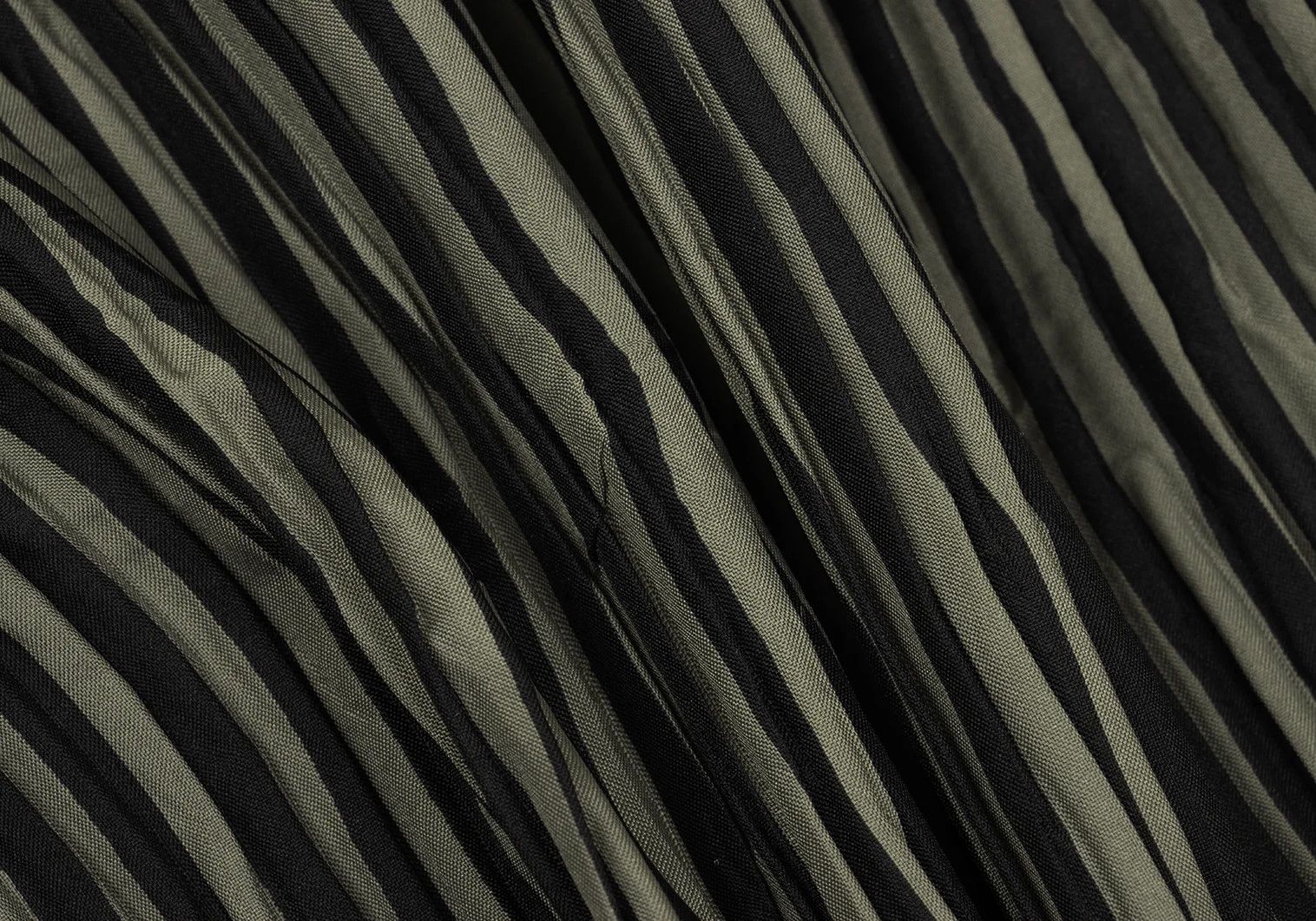 Issey Miyake Pleated Stripe Band Collar Shirt in Black Khaki M Size US M / EU 48-50 / 2 - 18 Thumbnail
