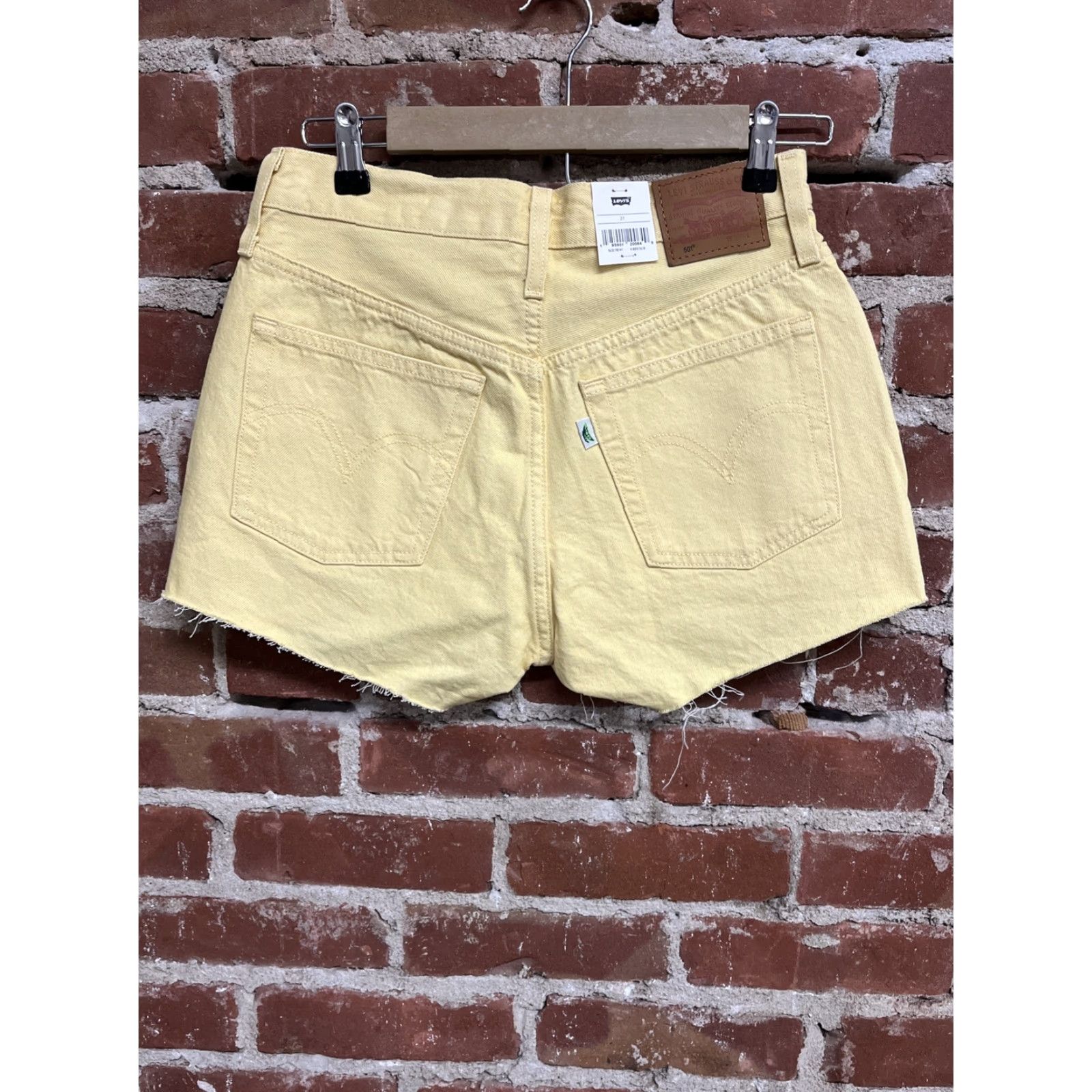 Levi's Levi's Yellow 501 Shorts High Rise Women 27 Regular Cut-Off Jeans Shorts Womens 27 High Rise Yellow Levi's 501 Size 27" / US 4 / IT 40 - 2 Thumbnail