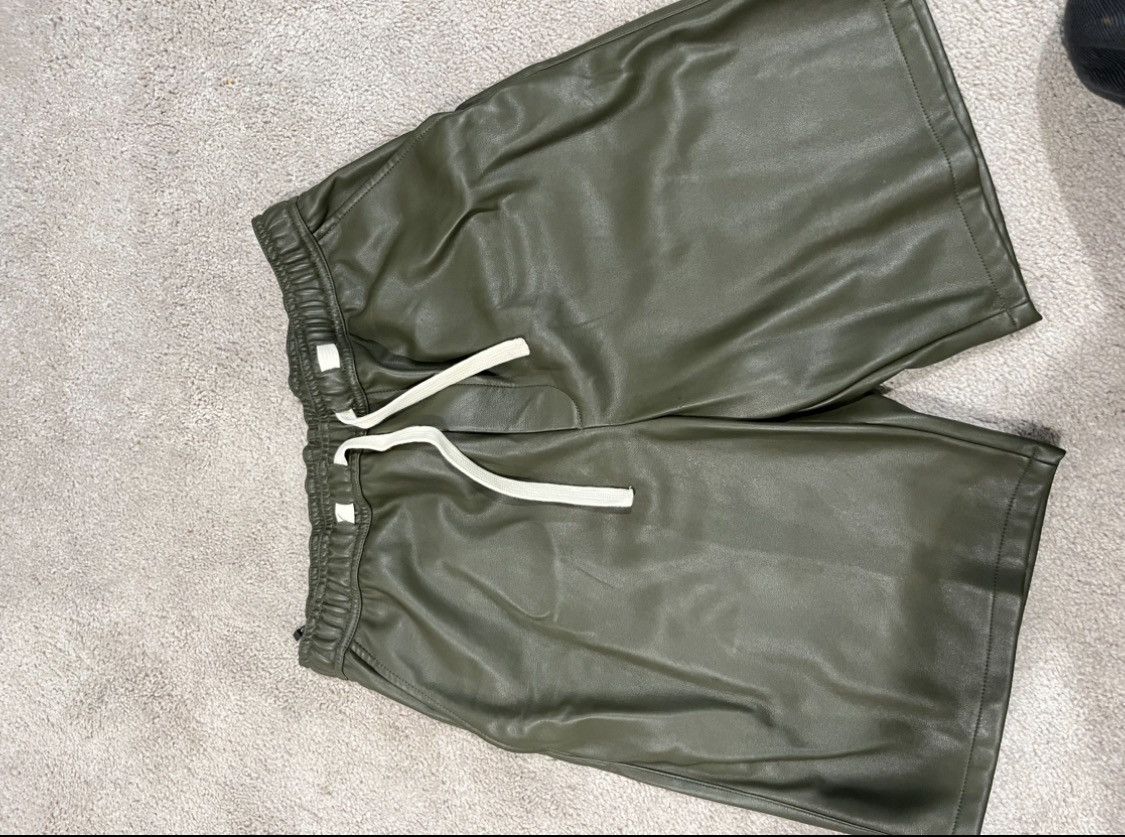 Zara Zara Faux leather shorts Size US 34 / EU 50 - 3 Thumbnail