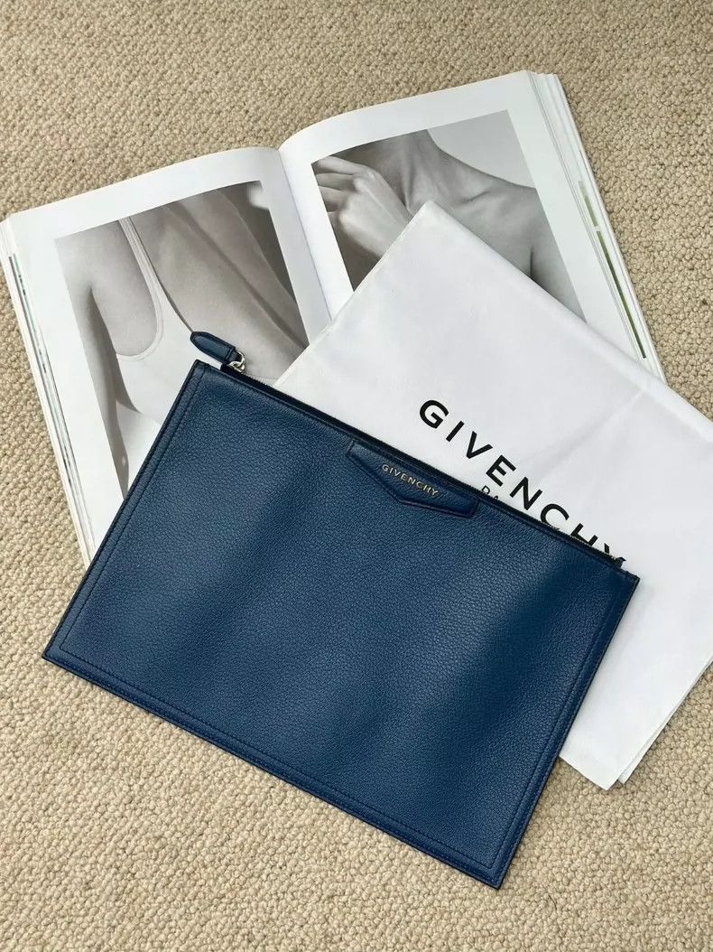 Givenchy GIVENCHY Blue Casual Clutch Bag -dmc Size ONE SIZE - 1 Thumbnail
