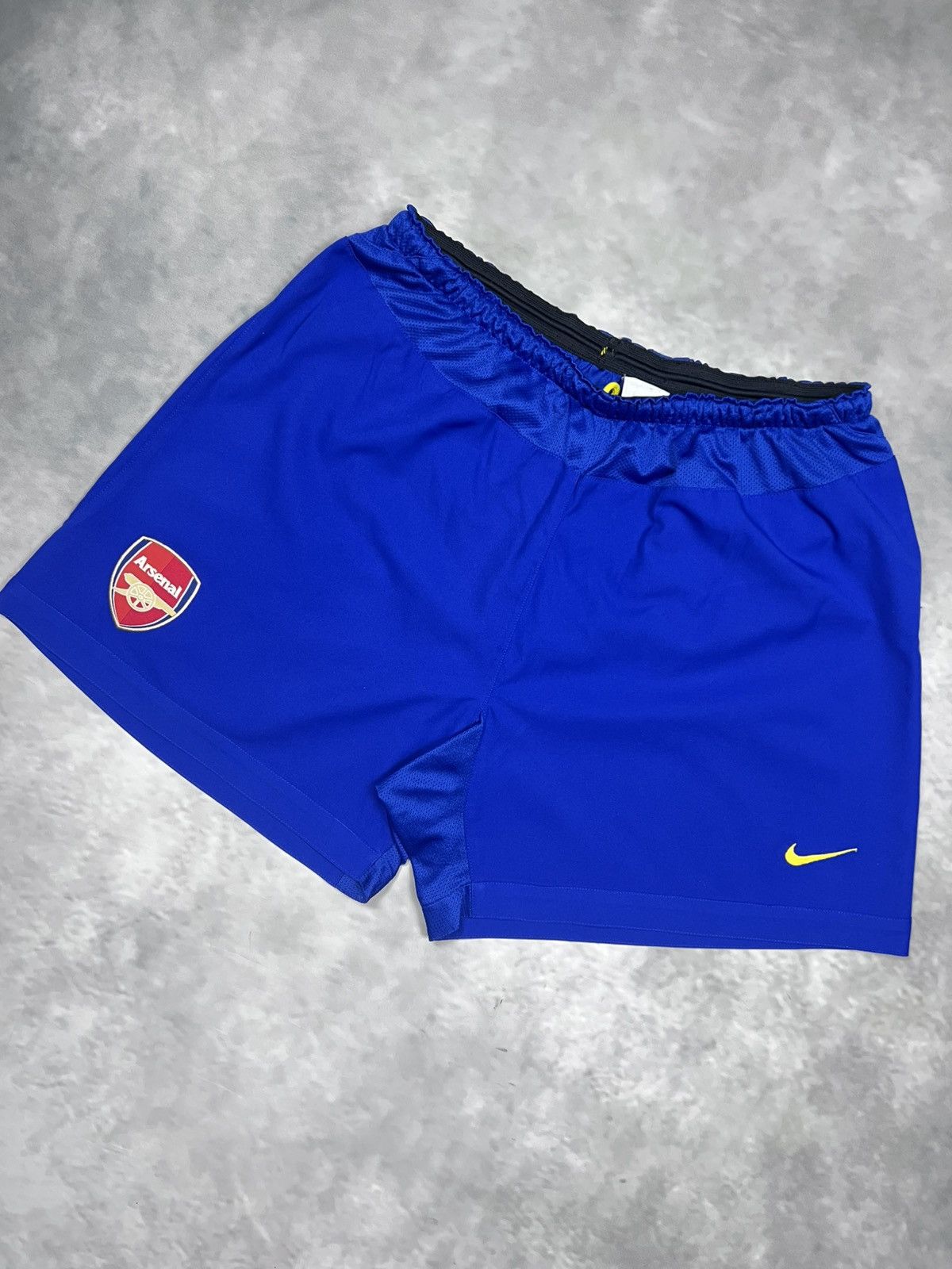 Nike Vtg Nike Arsenal FC 2011-12 Away Football Shorts Blue Size L Size US 33 - 1 Thumbnail