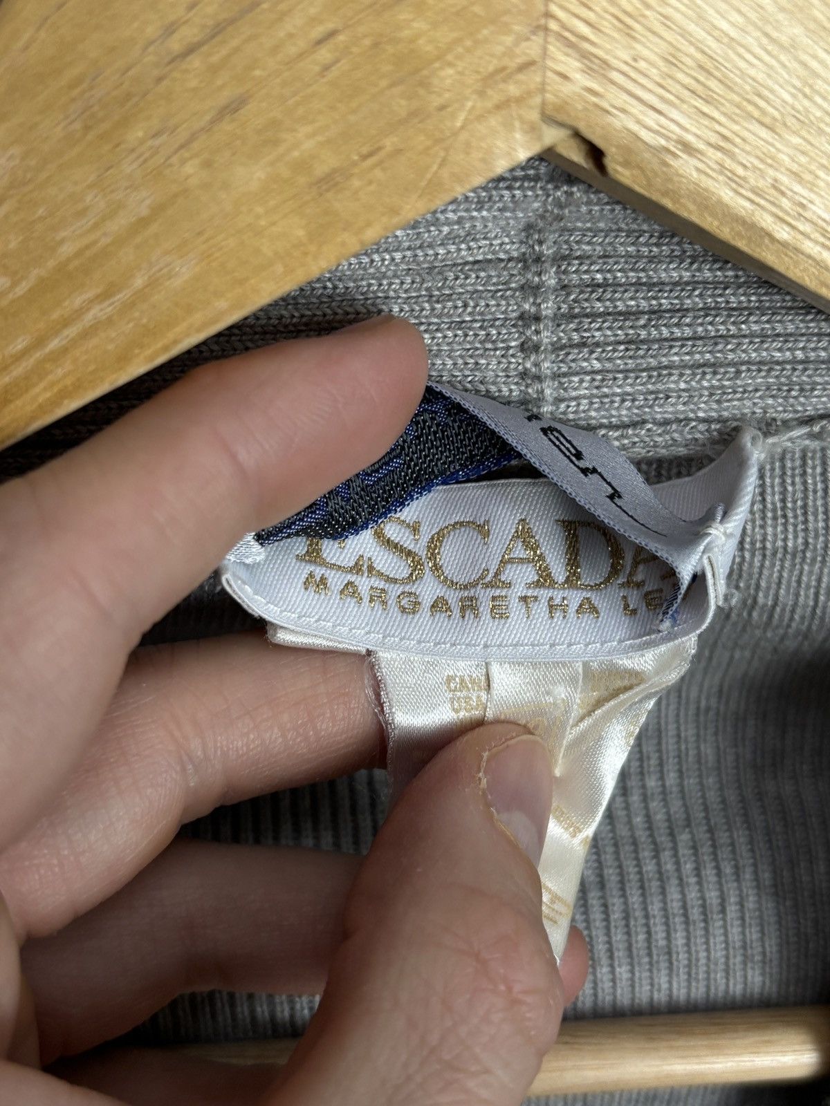 Escada Vintage Escada Silk Cashmere Buttoned Cardigan Size S / US 4 / IT 40 - 10 Thumbnail