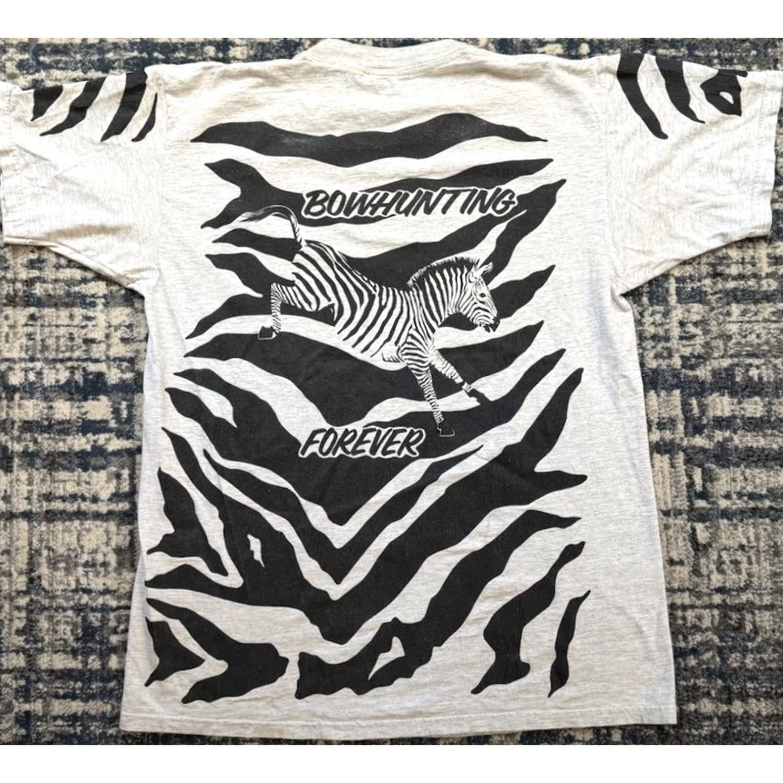 Lee VINTAGE Ted Nugent Bow Hunting Forever Zebra Stripe T Shirt Sz L Rock Band Shirt Men 90s Cotton Gray Short Sleeve Crew Neck Logo Size US L / EU 52-54 / 3 - 6 Thumbnail