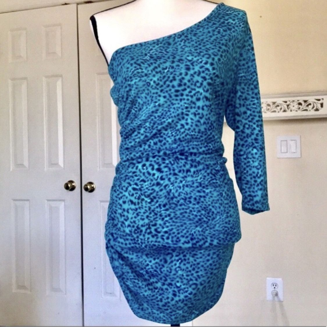 Other URBAN ROSE ONE SLEEVE LEOPARD ANIMAL PRINT TUNIC TOP Size L / US 10 / IT 46 - 5 Thumbnail