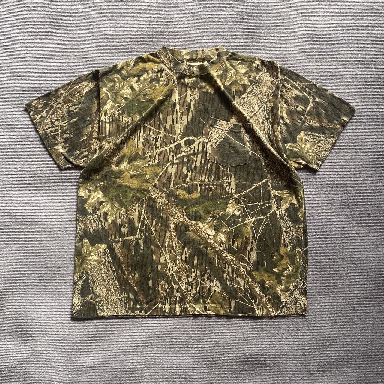 Realtree × Vintage Crazy Vintage Y2K Carhartt Style Realtree Camo T-Shirts Size US XL / EU 56 / 4 - 2 Thumbnail