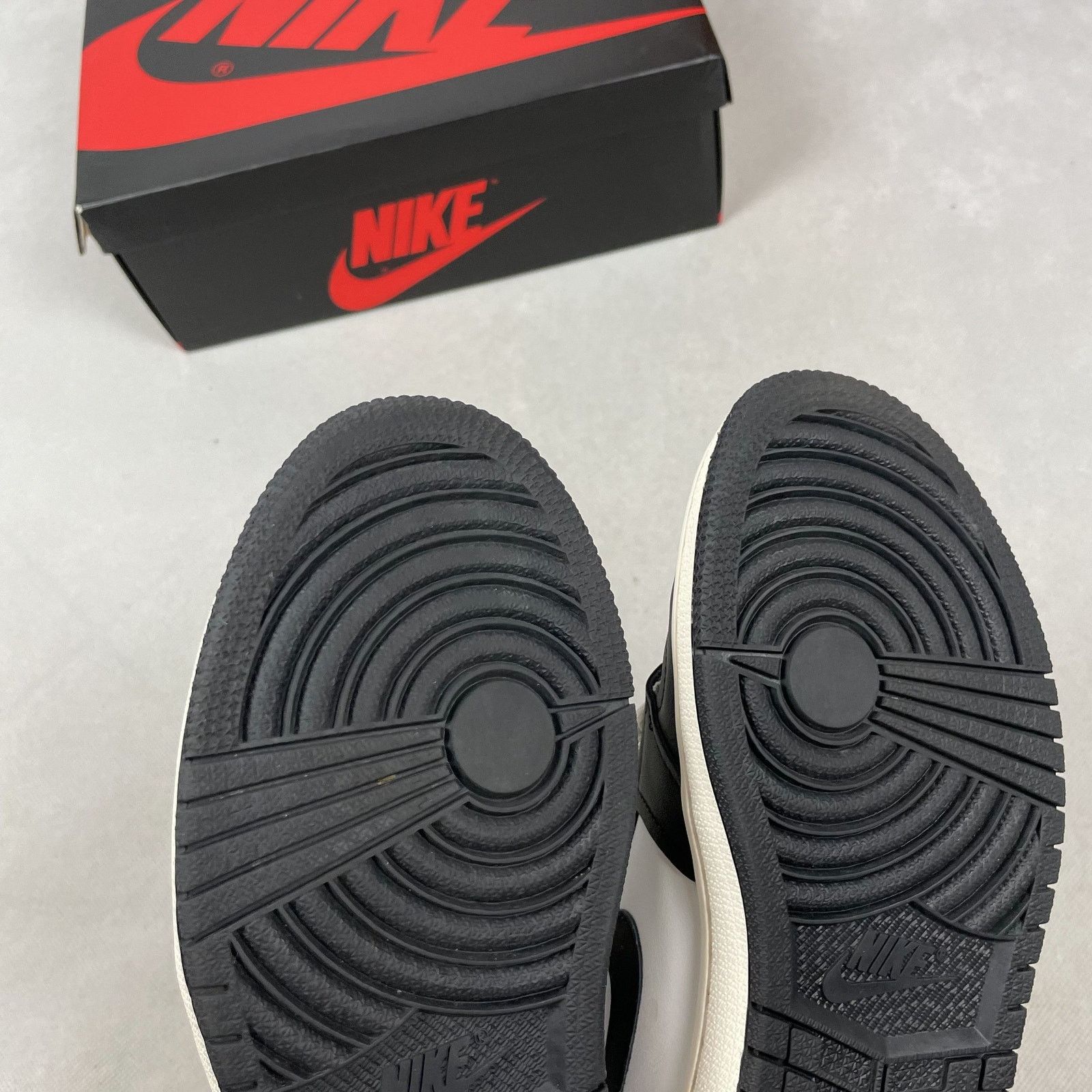 Jordan Brand × Nike Nike Air Jordan 1 High Shoes 7 Size US 7 / EU 40 - 11 Thumbnail