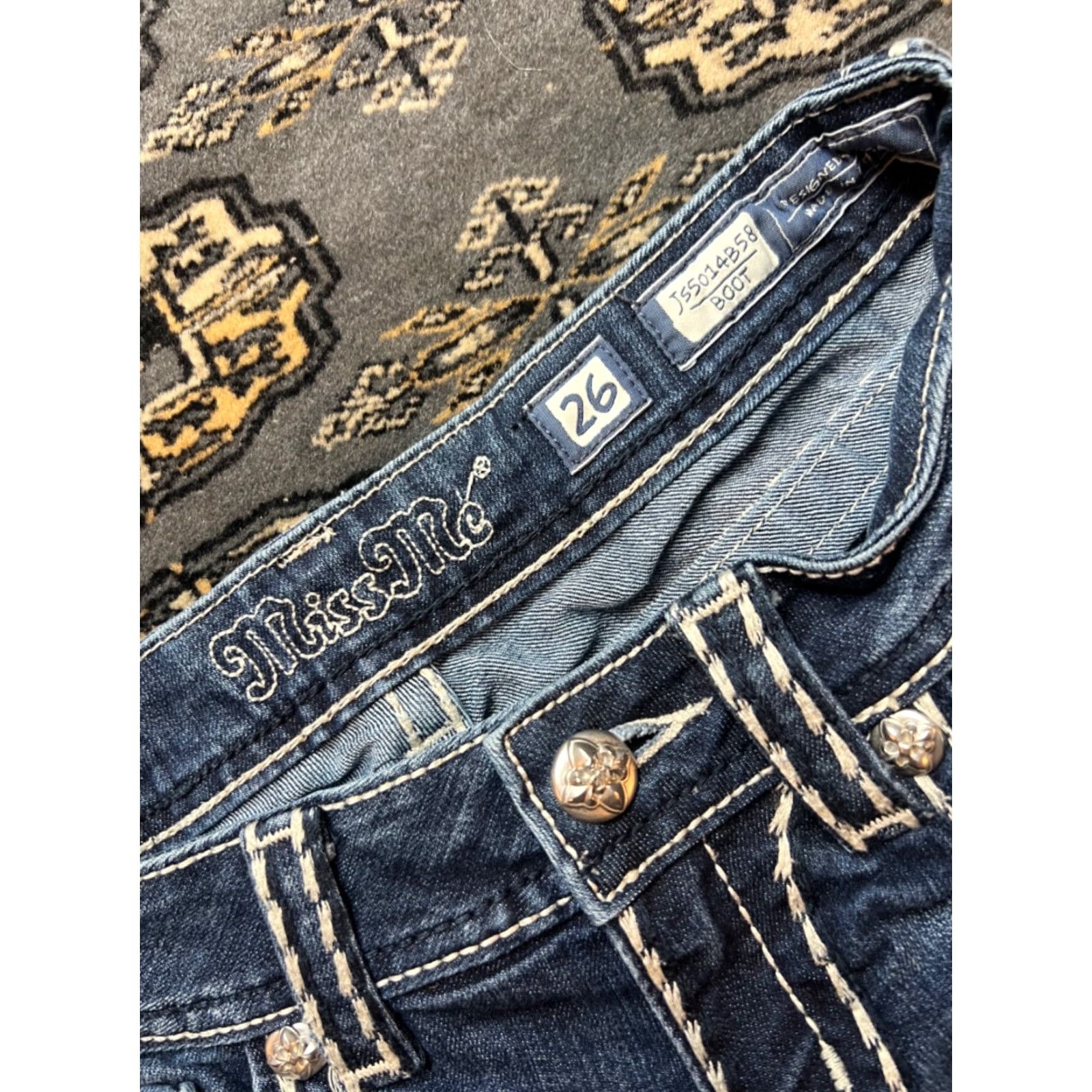 Miss Me Miss Me Cut-Off Jean Shorts Size 26 Embroidered Embellished Blue Womens Regular Cotton Blend Size 26" / US 2 / IT 38 - 3 Thumbnail