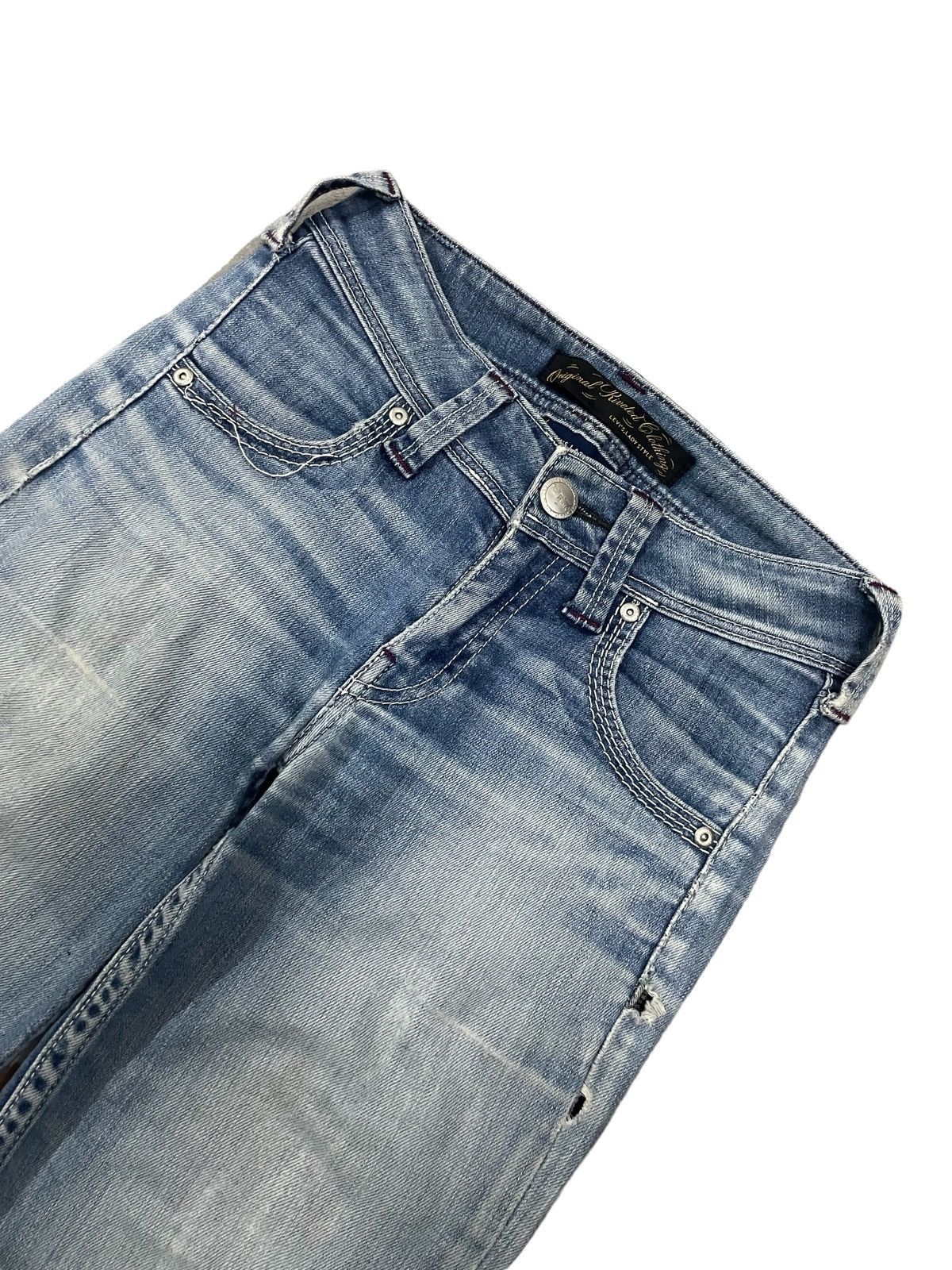 Levi's Vintage Levi’s Womenswear Low Rise Blue Wash Flare Jeans Size 25" / US 0 / IT 36 - 5 Thumbnail