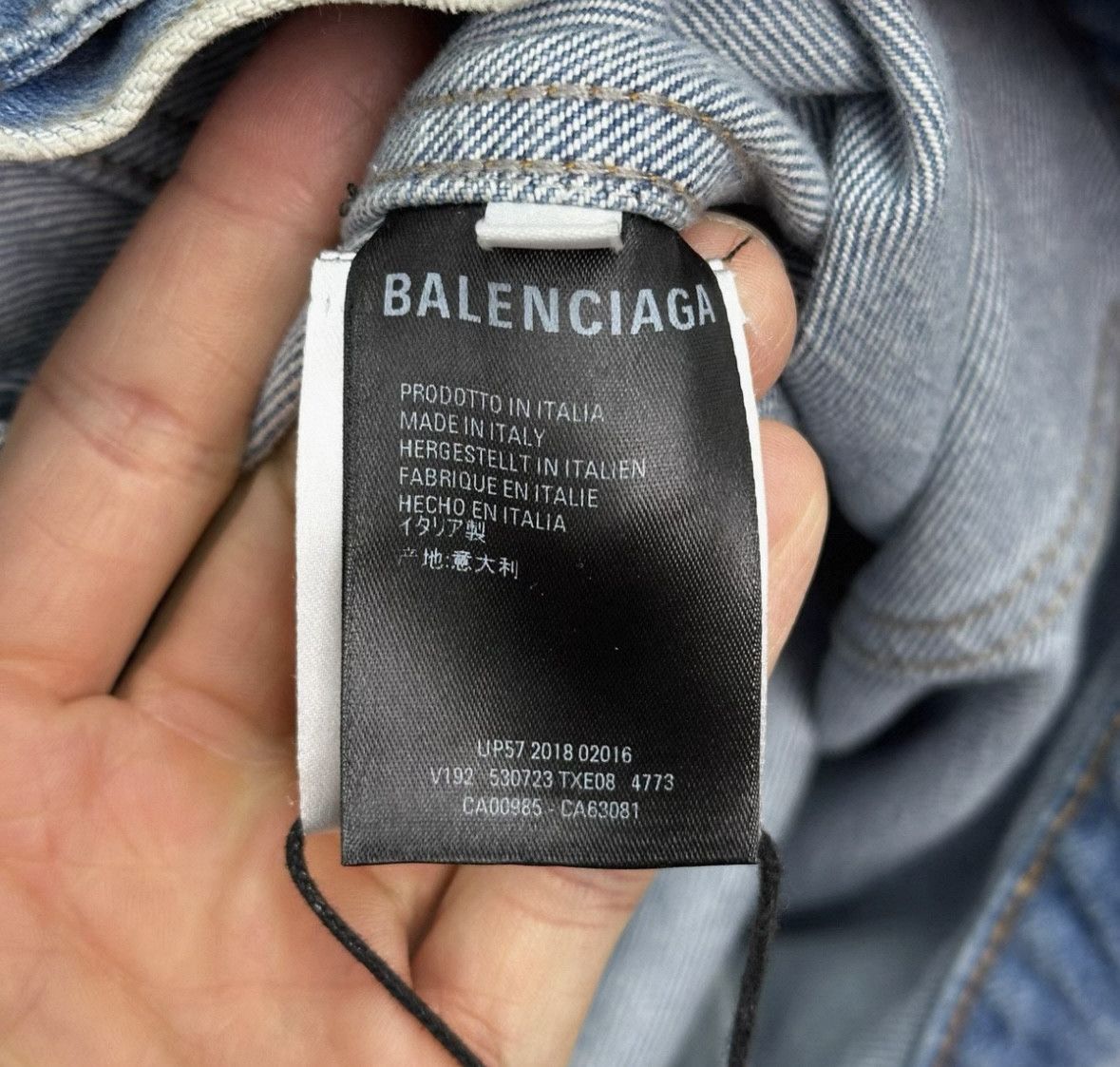 Balenciaga Balenciaga Graffiti Denim Jacket - dmc Size M / US 6-8 / IT 42-44 - 4 Thumbnail