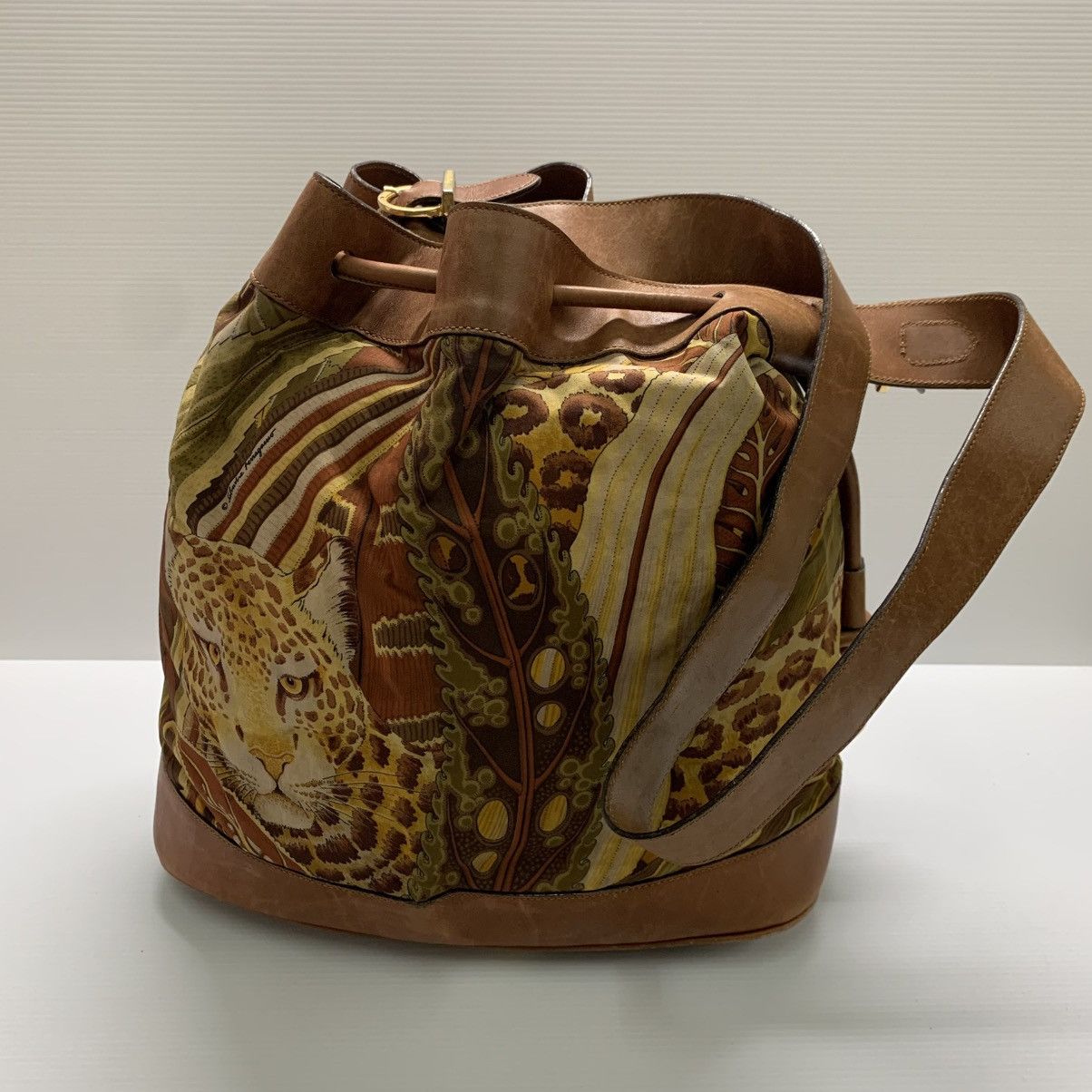 Salvatore Ferragamo Salvatore Ferragamo Flora Bucket Bag Size ONE SIZE - 1 Thumbnail