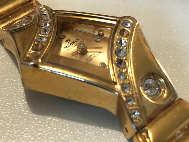 Designer Moonak gold bracelet watch Size ONE SIZE - 12 Thumbnail