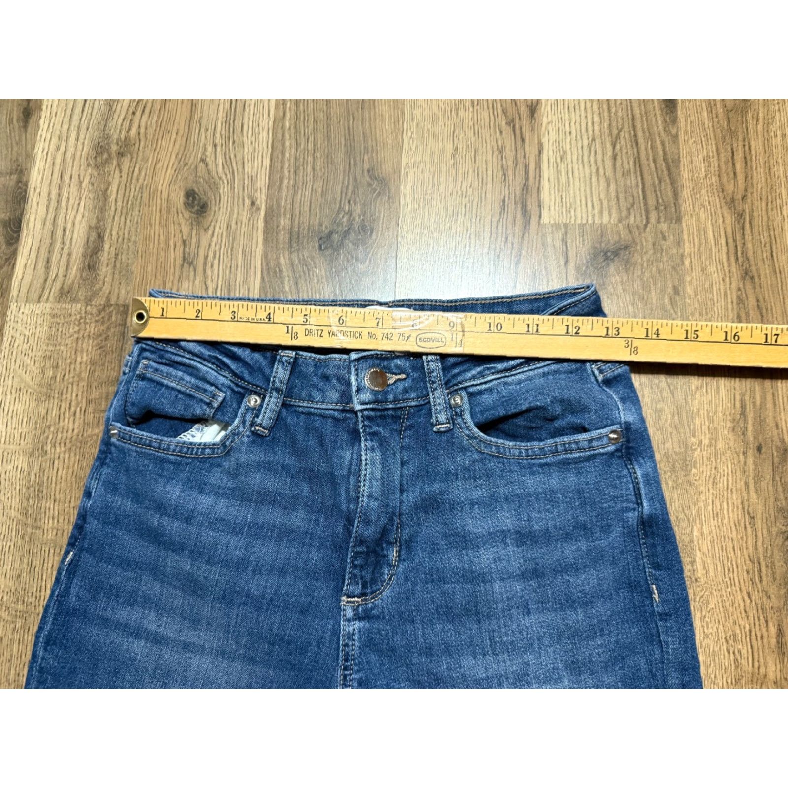 Vintage Sonoma Jeans Women 4P Blue Denim Capri Capri Jeans Pockets 5-Pocket Capris Cuffed Medium Wash 23.5 In Inseam Petites Womens Size 26" / US 2 / IT 38 - 6 Thumbnail