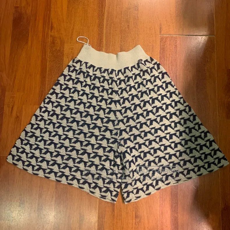 Chanel Chanel Knitted wool shorts Size 25" / US 0 / IT 36 - 1 Thumbnail
