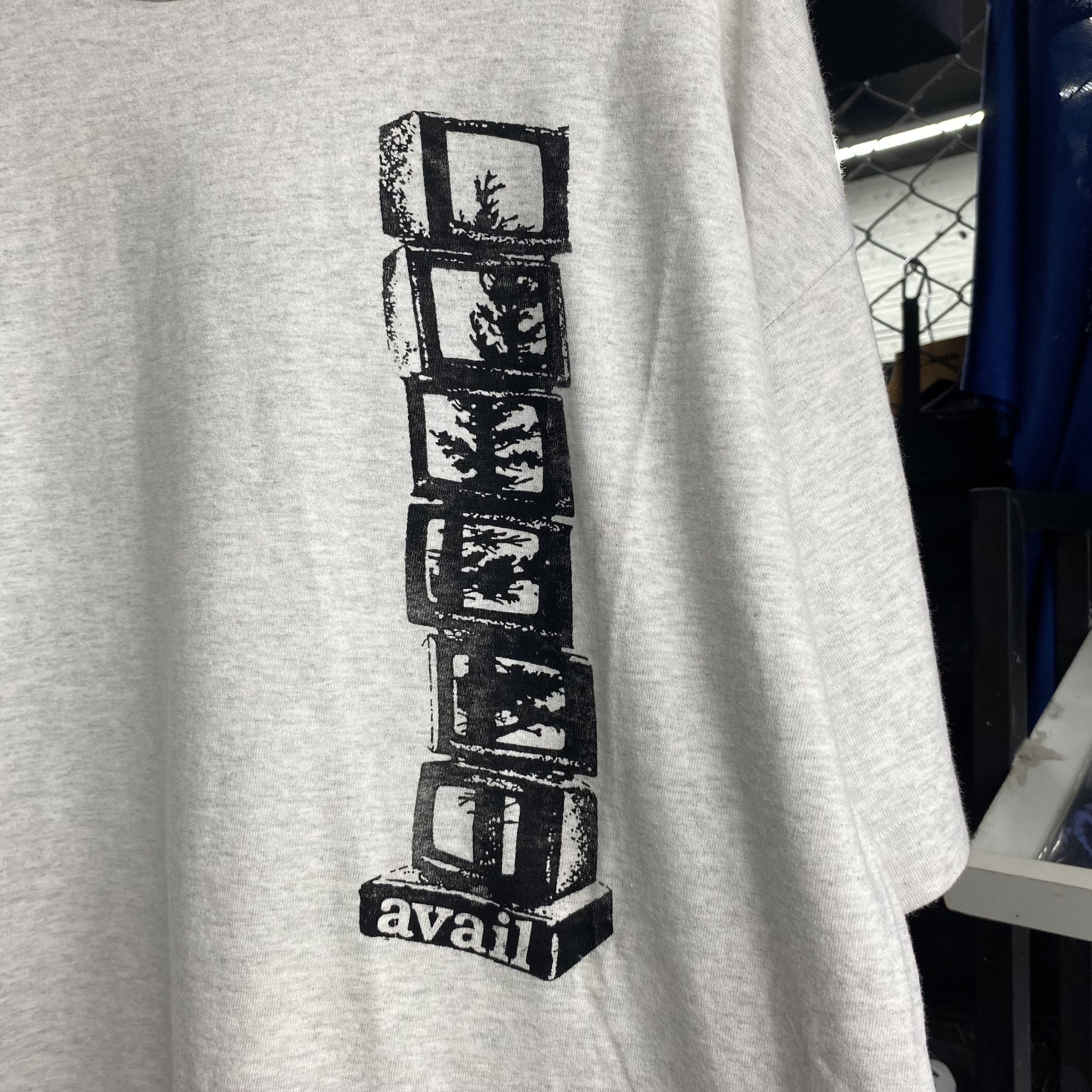 Band Tees AVAIL Rare Vintage 90s Shirt Size US XL / EU 56 / 4 - 2 Thumbnail